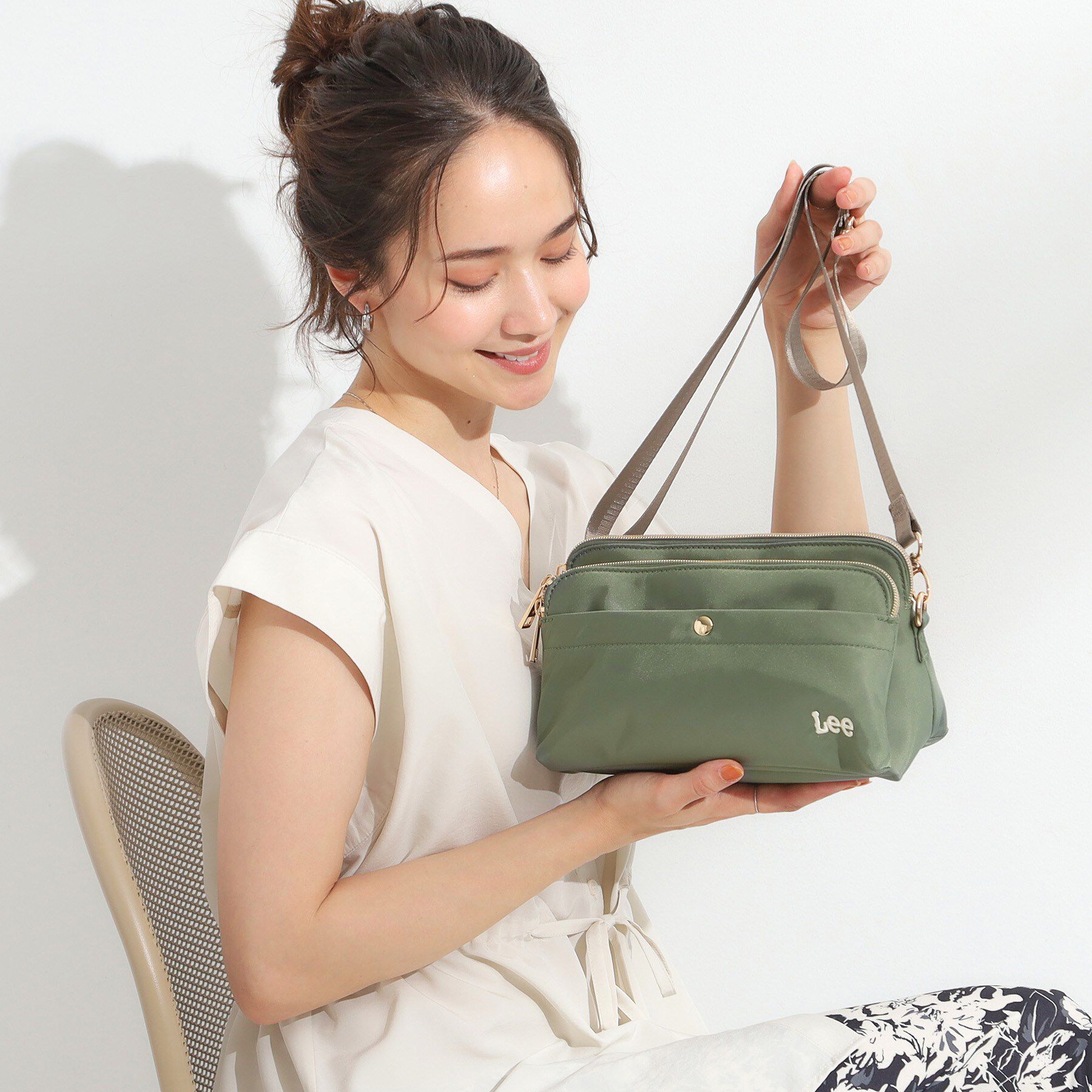 SHOO･LA･RUE「【Lee別注／撥水】2層ショルダーバッグ」|ショルダー・メッセンジャー|カーキ(827)