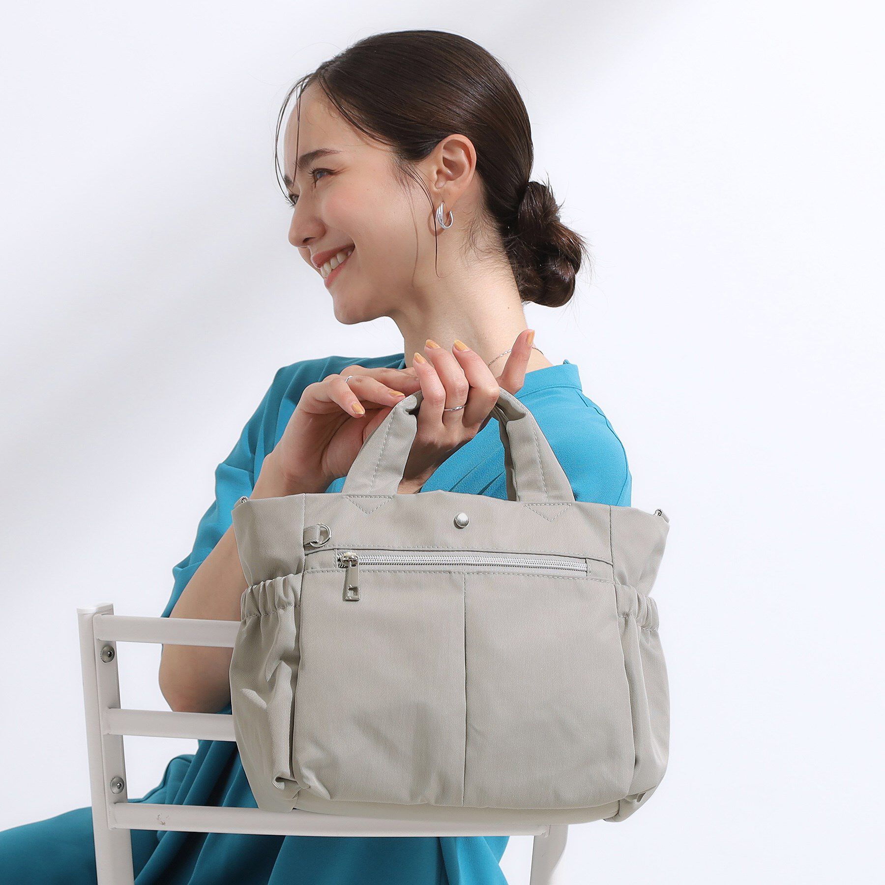 SHOO･LA･RUE「【撥水/2WAY】フロントポケット トートバッグ」|トートバッグ|グレー(012)