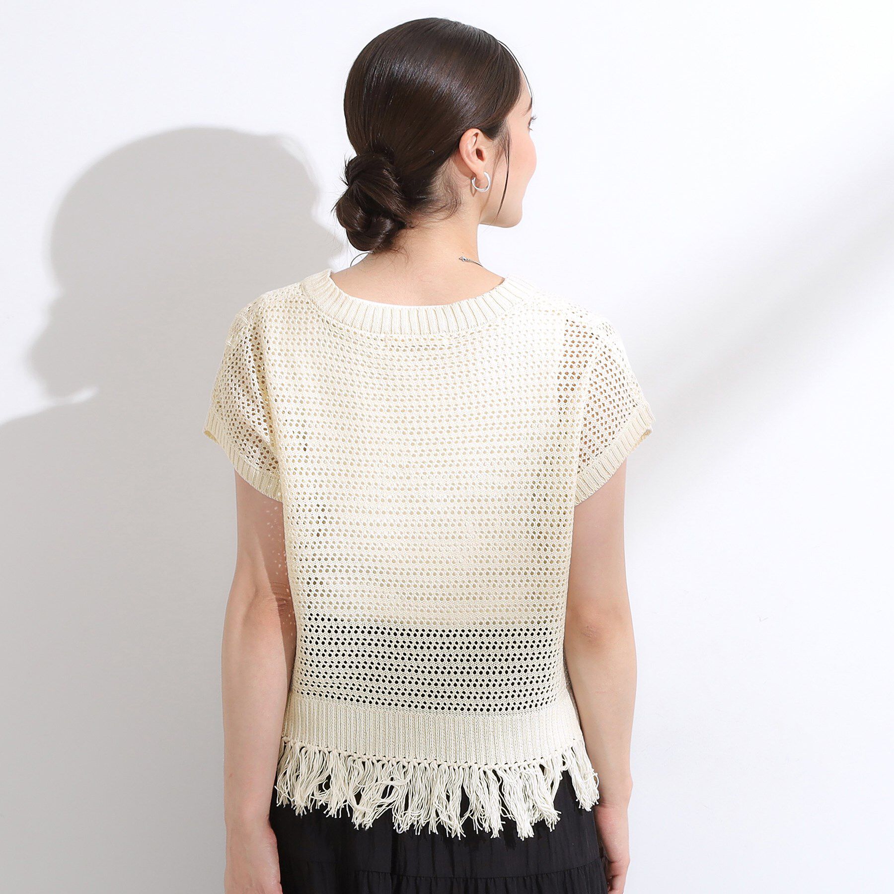 SHOO･LA･RUE「【S-LL】裾フリンジマクラメVネックニット」|ニット・セーター|