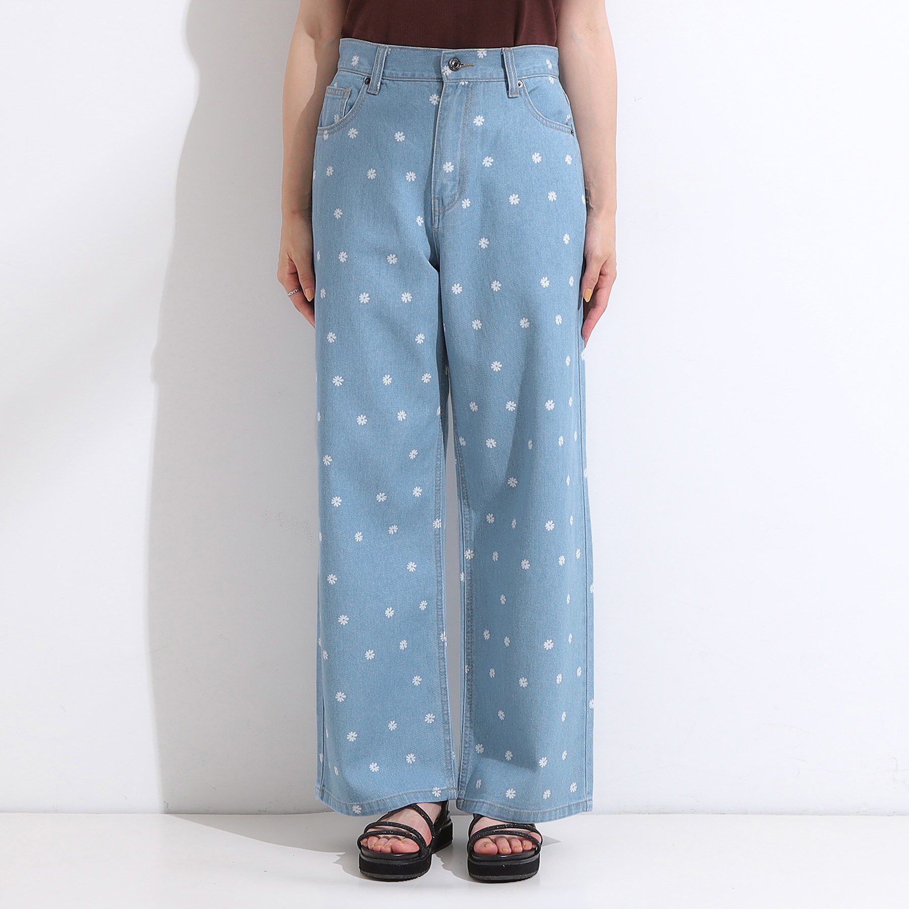 SHOO･LA･RUE「【S-LL】周りと差がつく デイジー柄デニムワイドパンツ」|デニム|