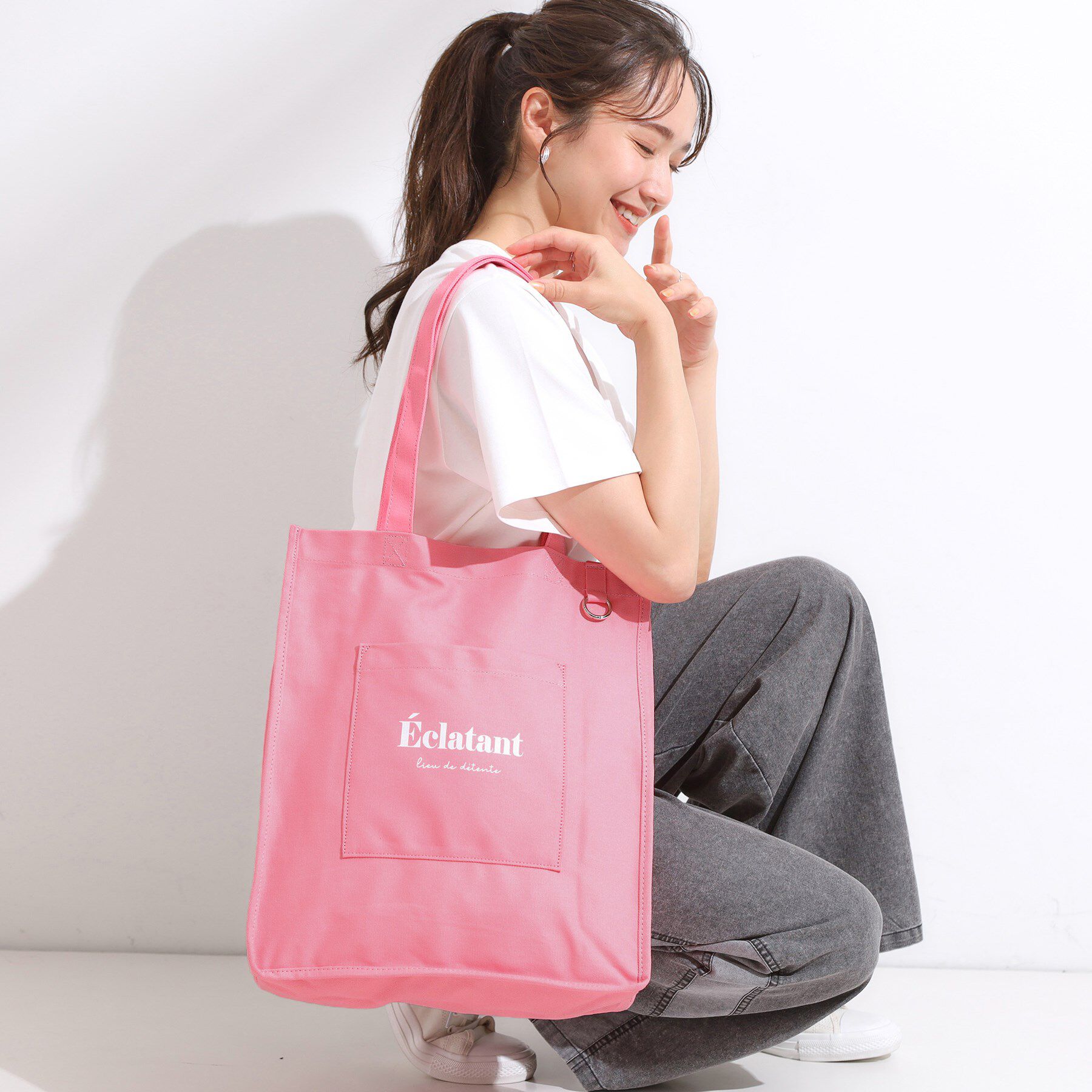 SHOO･LA･RUE「【ラッキーカラー/推し活にも】うちわも入るキャンバストートバッグ」|トートバッグ|ピンク(871)