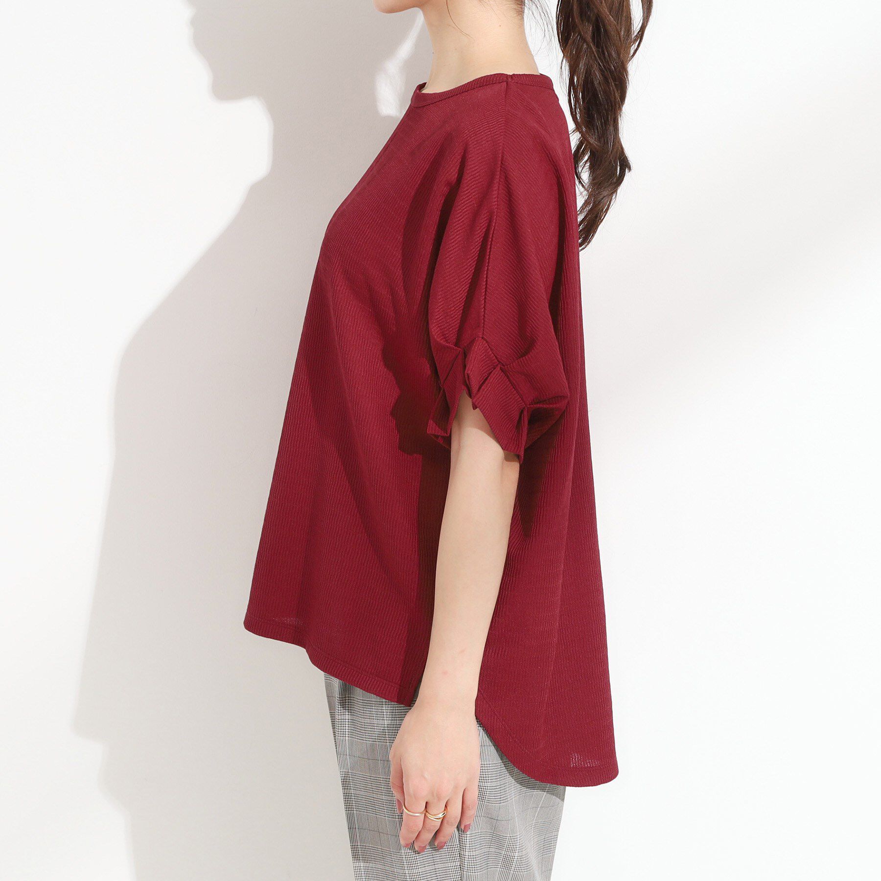 SHOO･LA･RUE「【S-LL/洗える】お袖のタックがアクセント インせず着られる さらさらドルマントップス」|Tシャツ・カットソー|