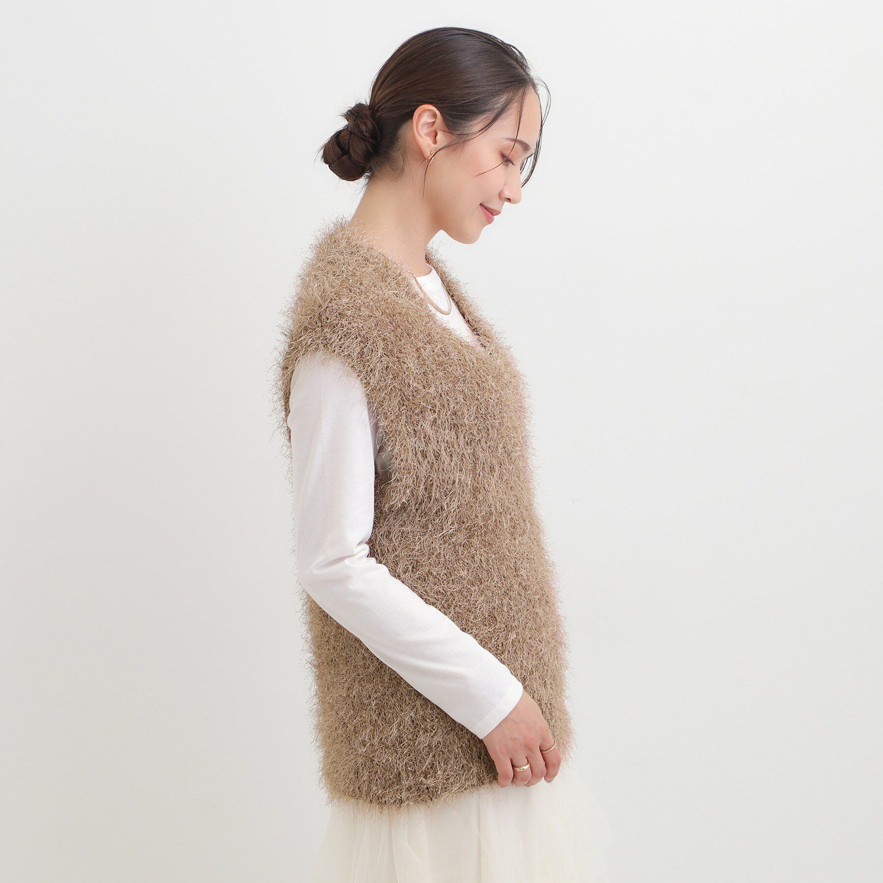 SHOO･LA･RUE「【2点セット/S-LL】大人のフェミニンカジュアルに ラメシャギーニットベスト+ロンT」|ニット・セーター|