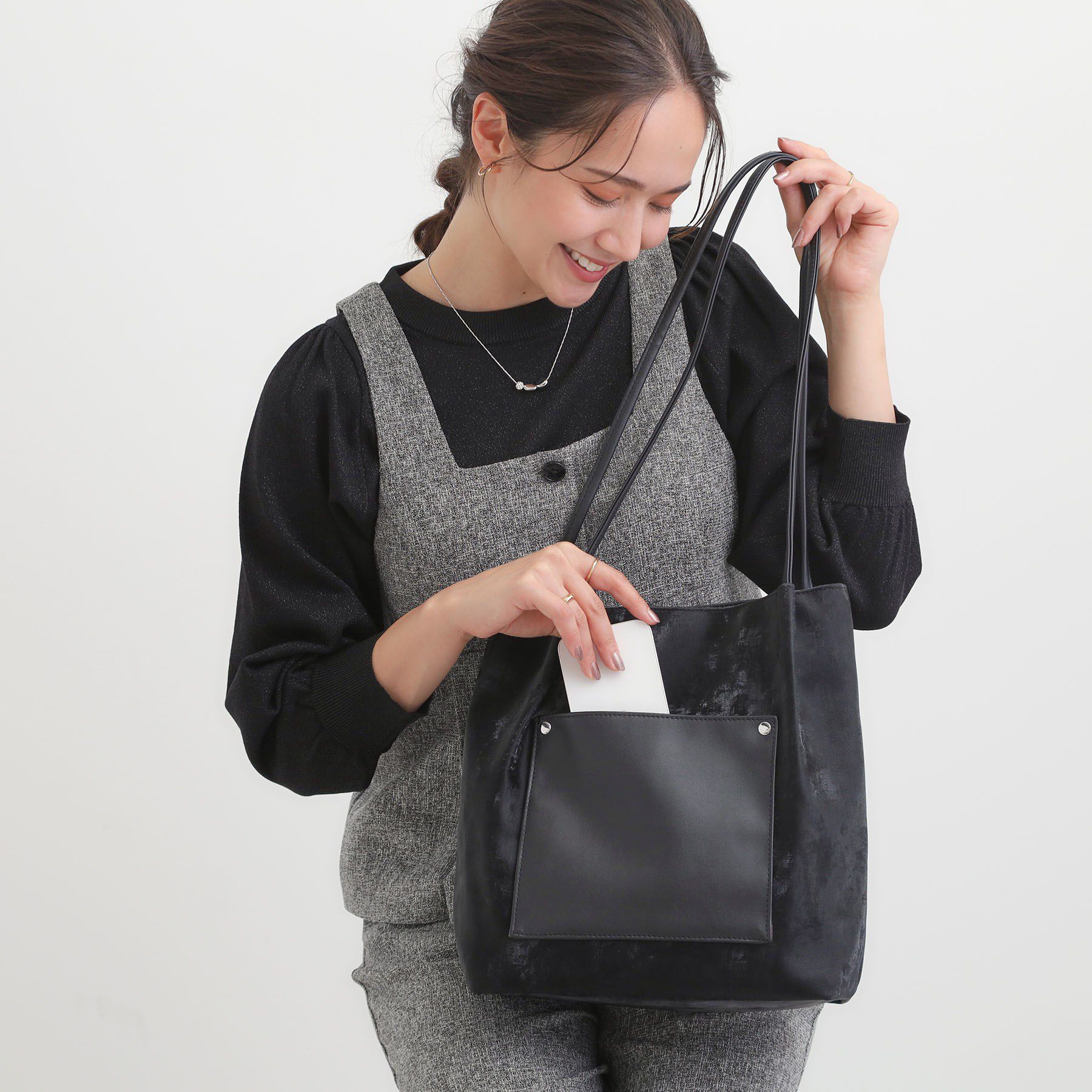 SHOO･LA･RUE「つまみハンドルトートバッグ」|トートバッグ|ブラック(019)