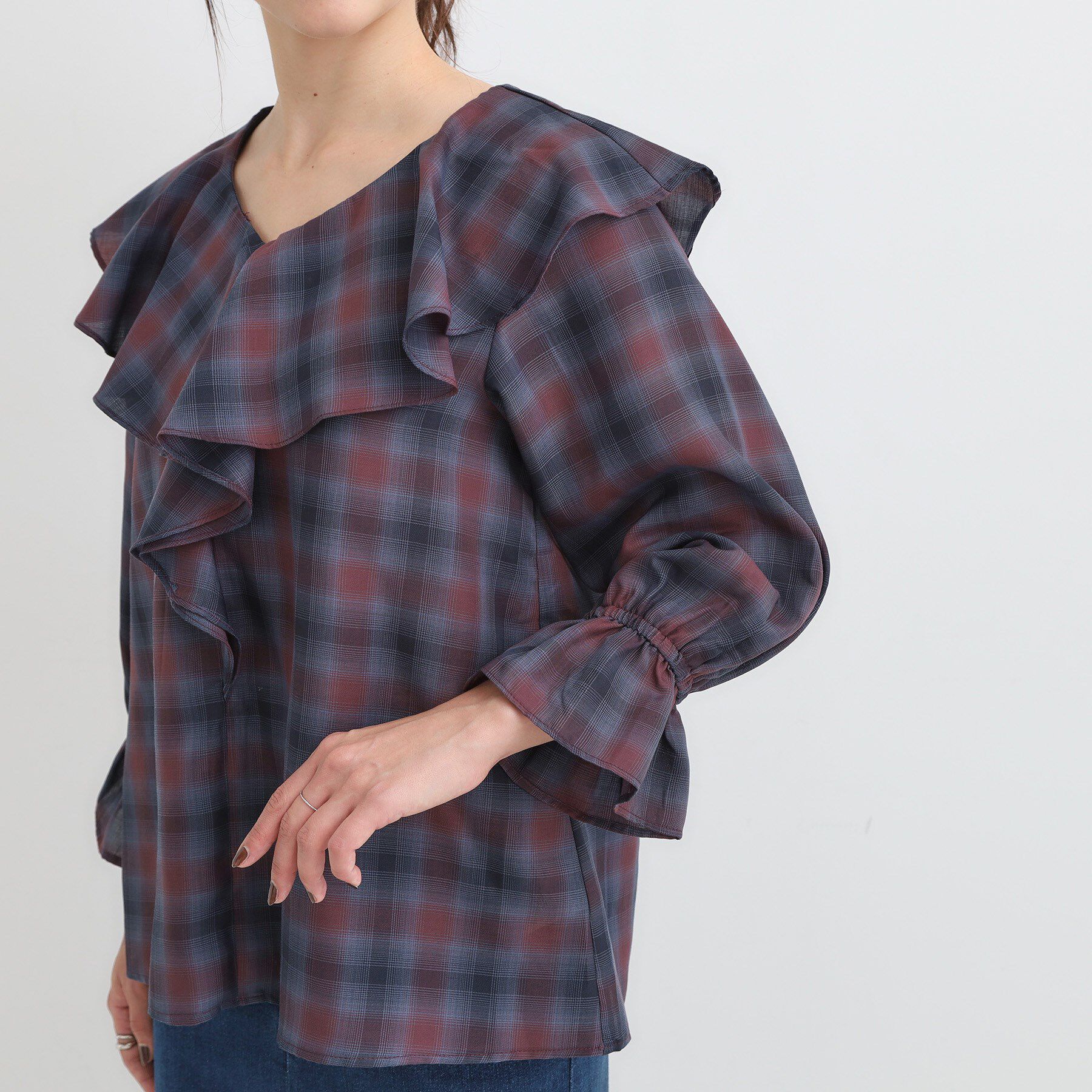 SHOO･LA･RUE「【S-LL】きれいめカジュアルに チェック柄フリルブラウス」|シャツ・ブラウス|