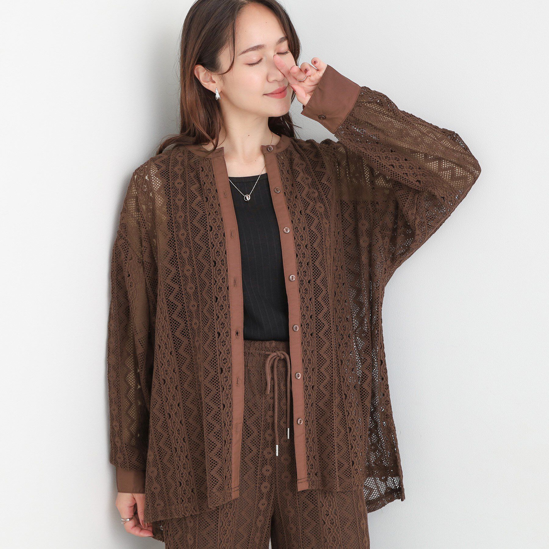 SHOO･LA･RUE「【セットアップ可】レース使いが美しい バンドカラーシャツ」|シャツ・ブラウス|ブラウン(043)