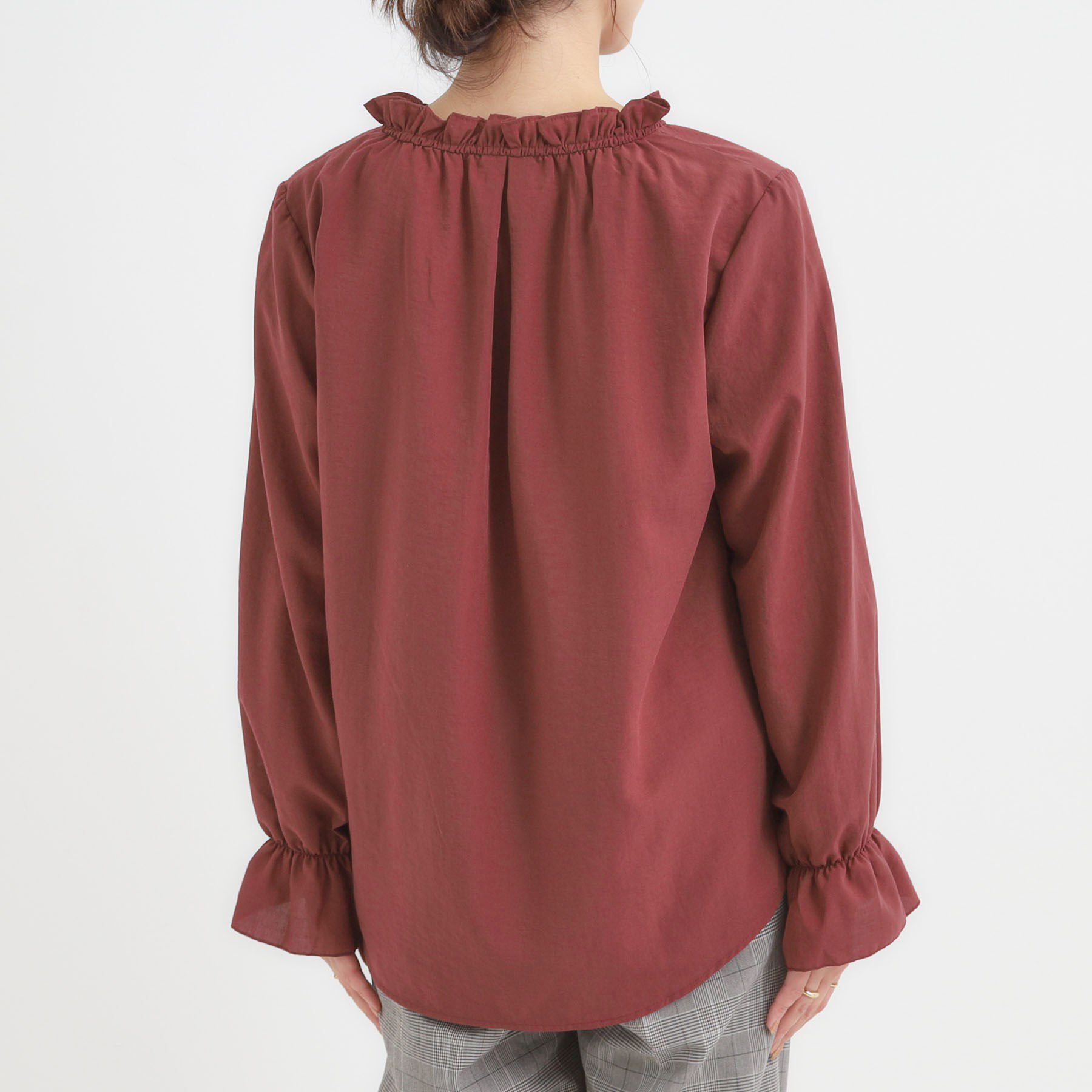 SHOO･LA･RUE「【S-LL/洗濯後しわになりにくい/吸水速乾/UV】大人フェミニンな装いに 襟フリルブラウス」|シャツ・ブラウス|