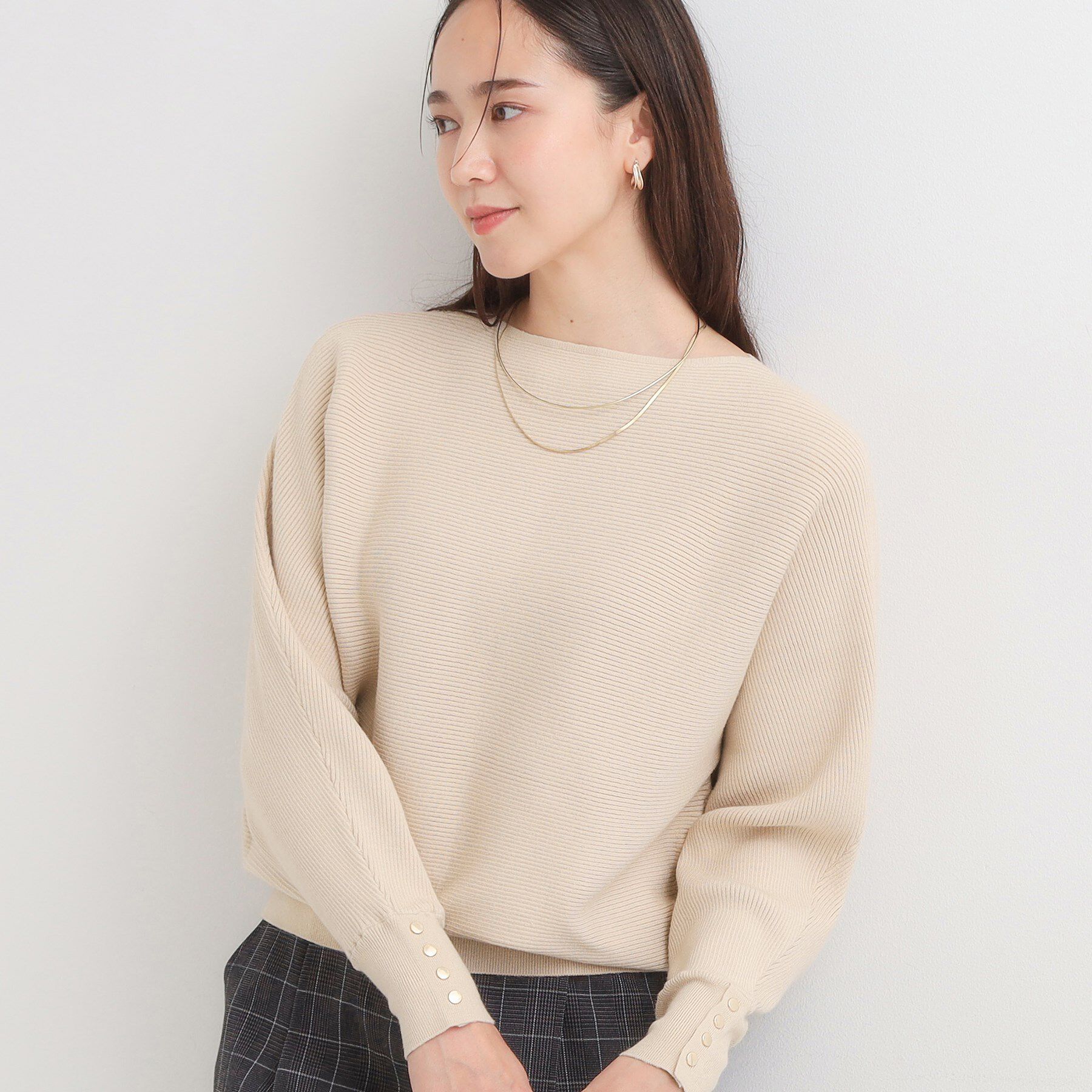 SHOO･LA･RUE「【洗濯機可/体型カバー】お袖ボタン リブドルマンニット」|ニット・セーター|ベージュ(052)