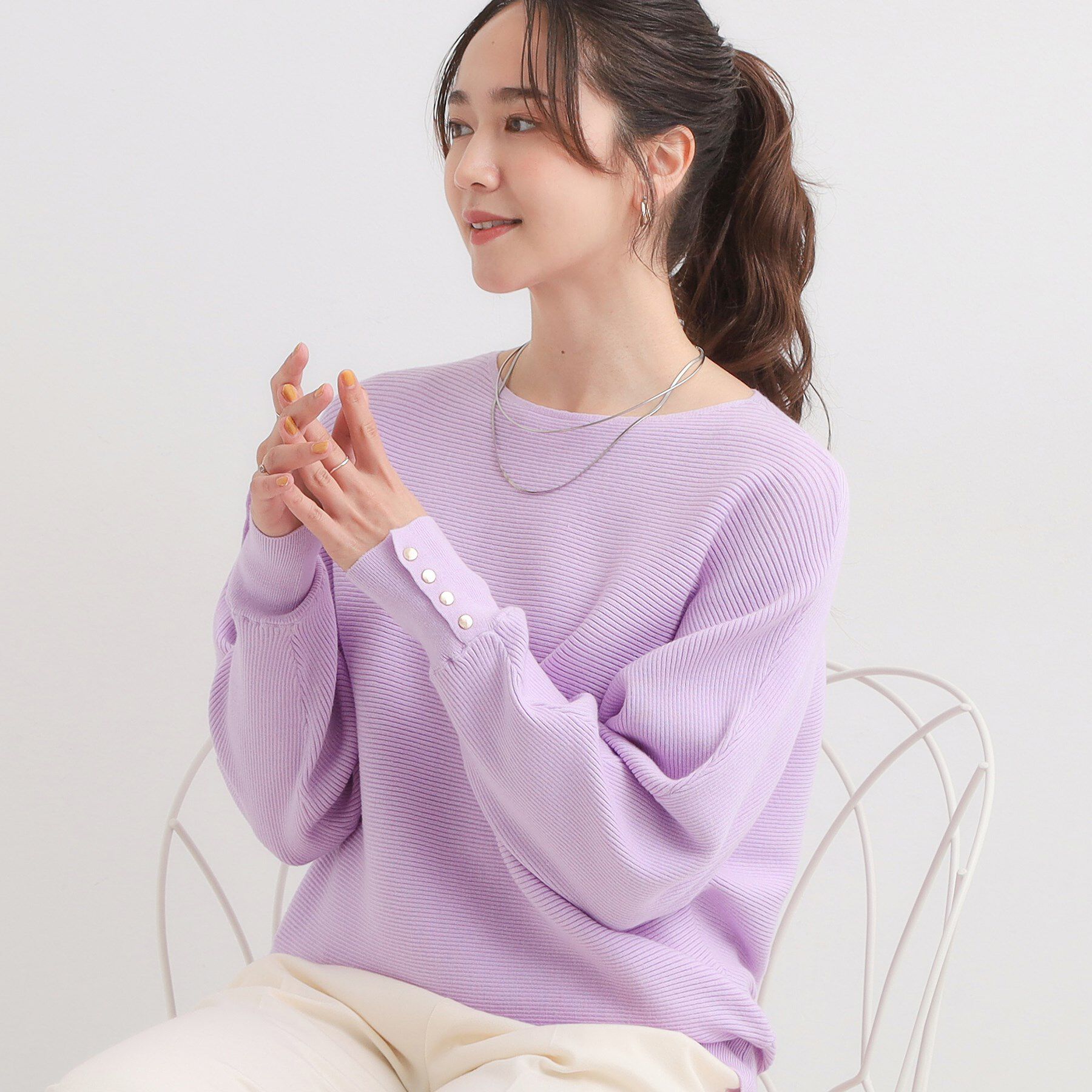 SHOO･LA･RUE「【洗濯機可/体型カバー】お袖ボタン リブドルマンニット」|ニット・セーター|ラベンダー(880)