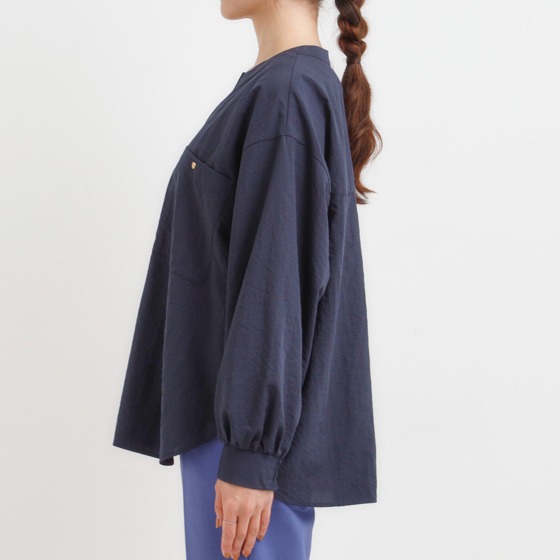 SHOO･LA･RUE「【洗える/S-LL】羽織りにもなる ビックポケットVネックシャツ」|シャツ・ブラウス|