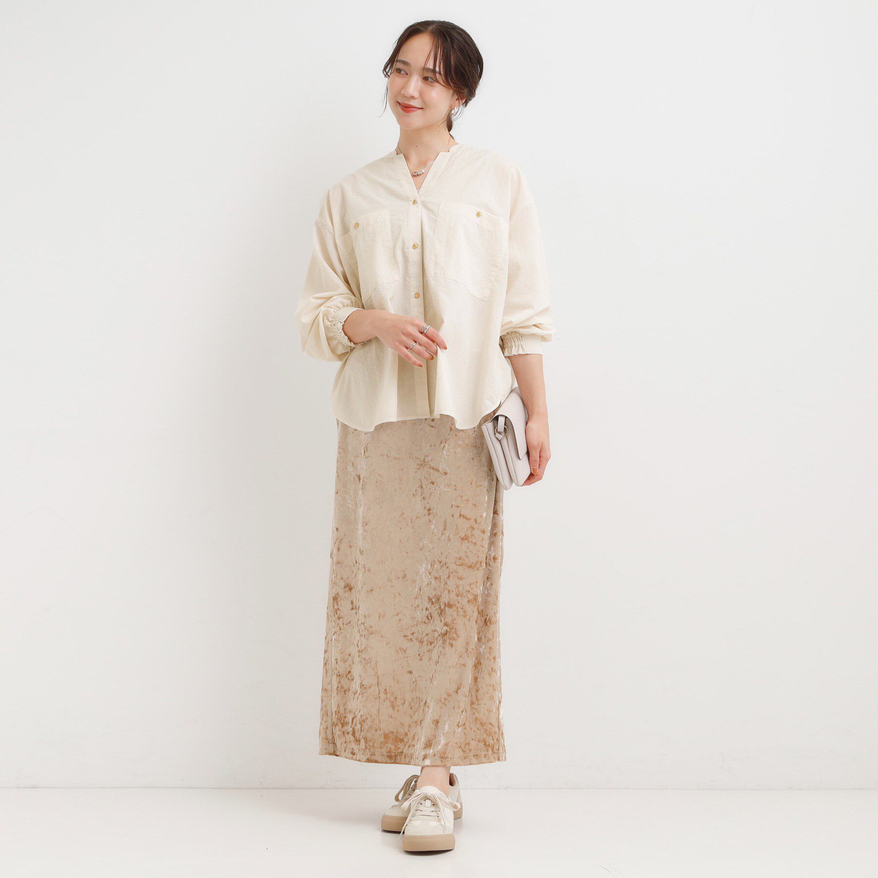 SHOO･LA･RUE「【洗える/S-LL】羽織りにもなる ビックポケットVネックシャツ」|シャツ・ブラウス|