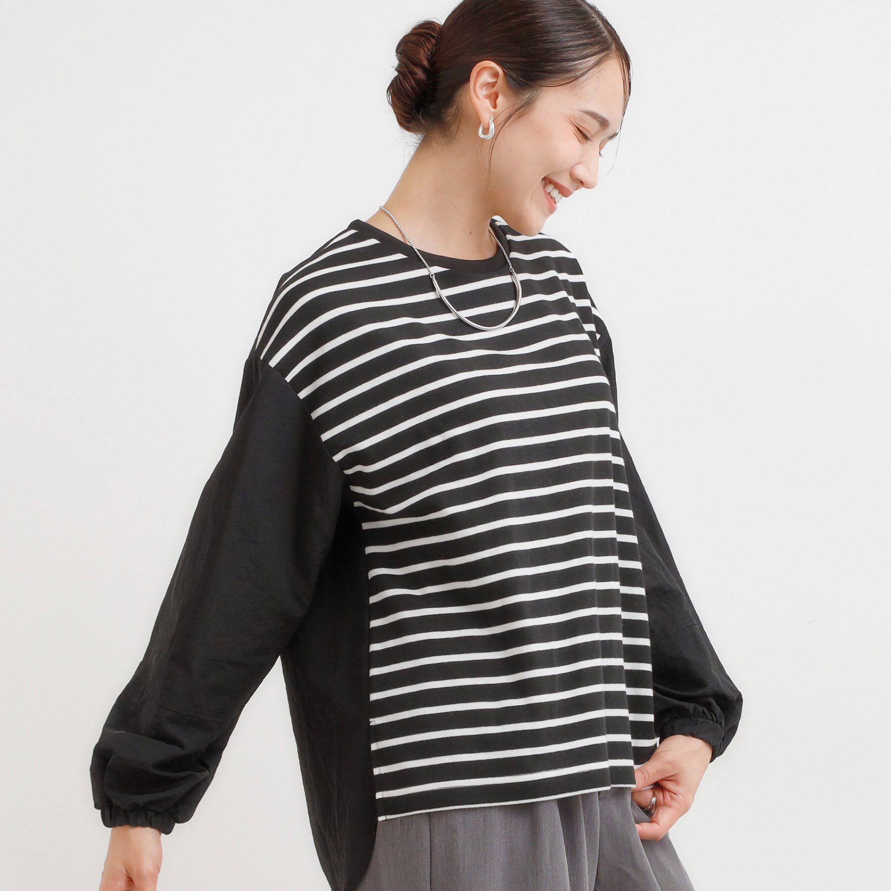 SHOO･LA･RUE「【洗える/S-LL】背中タック入り パフ袖プルオーバー」|Tシャツ・カットソー|ブラック(319)