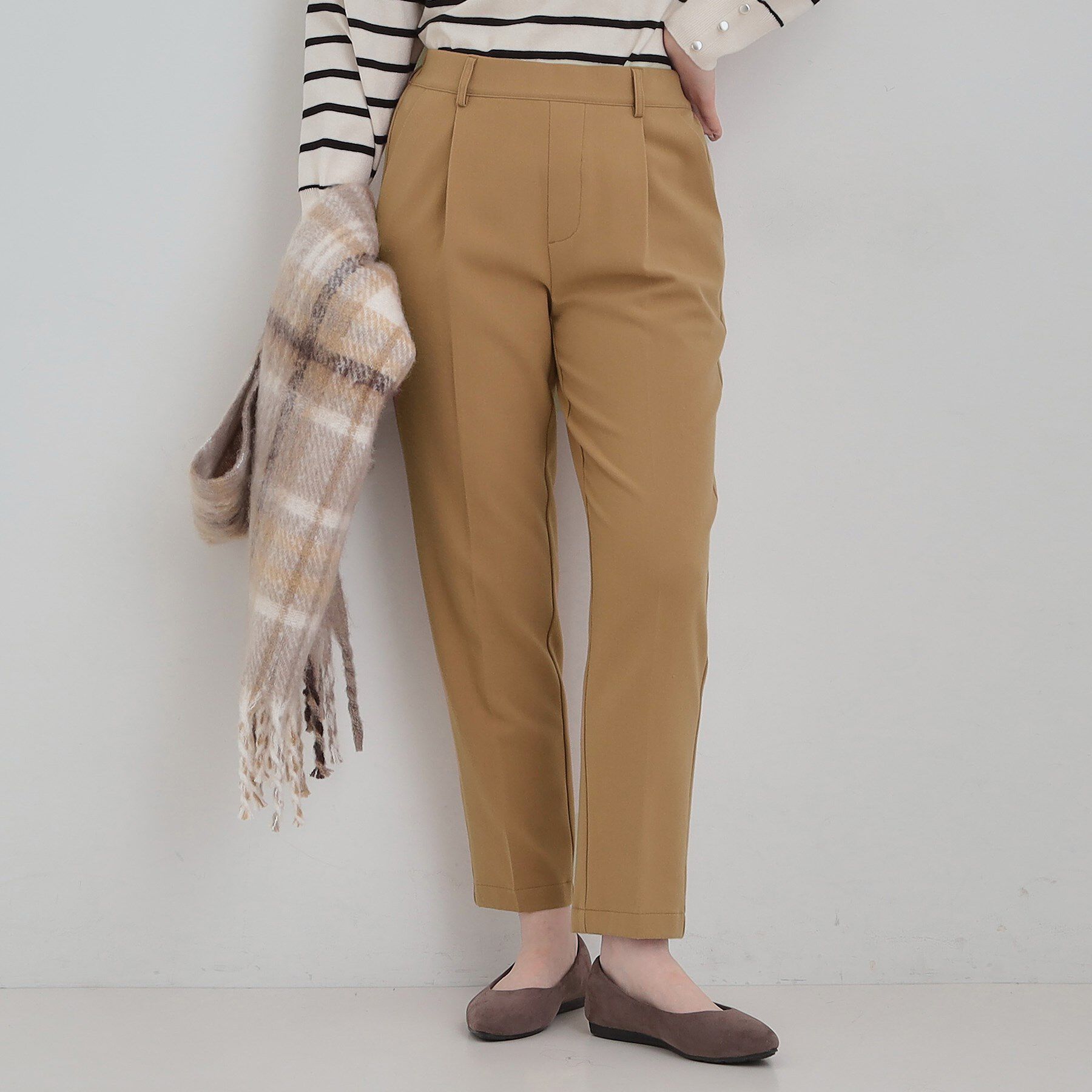 SHOO･LA･RUE「【洗濯機可/S-LL】美脚見え あったか裏起毛 テーパードパンツ」|その他|モカブラウン(042