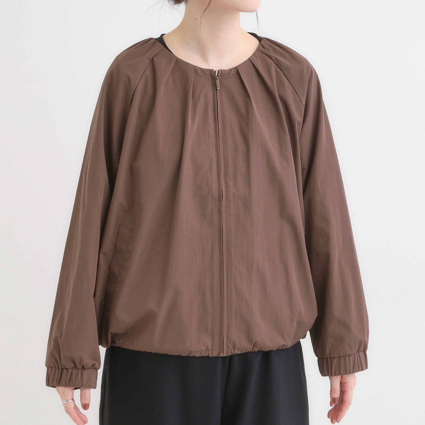 SHOO･LA･RUE「【S-LL】タック使いがこなれ見え ノーカラーブルゾン」|ブルゾン・スタジャン|