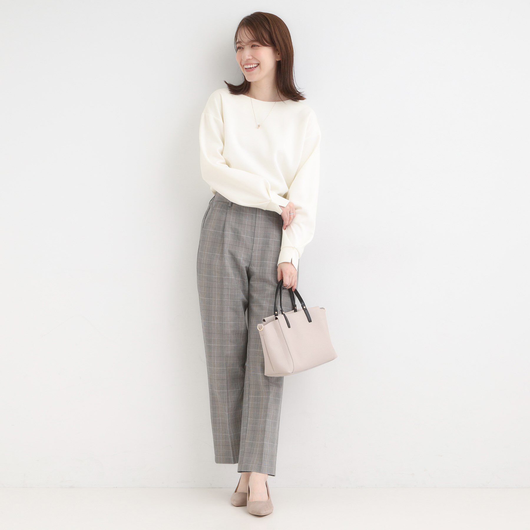 SHOO･LA･RUE「【S-LL】大人のデイリースタイルに お袖タック フェイクパール付きトップス」|Tシャツ・カットソー|