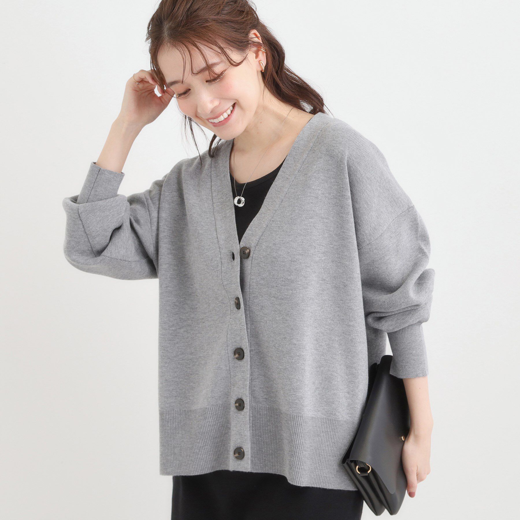 SHOO･LA･RUE「【洗える/毛玉レス】表面がきれいなVネックカーディガン」|カーディガン|グレー(012)
