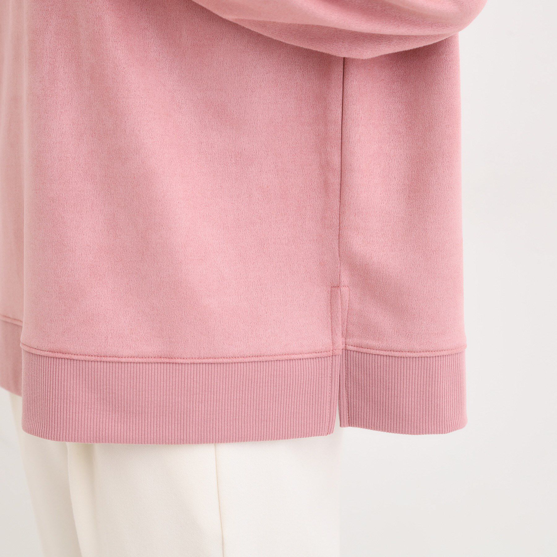 SHOO･LA･RUE「【S-LL】なめらかタッチが癖になる スエード調トップス」|Tシャツ・カットソー|