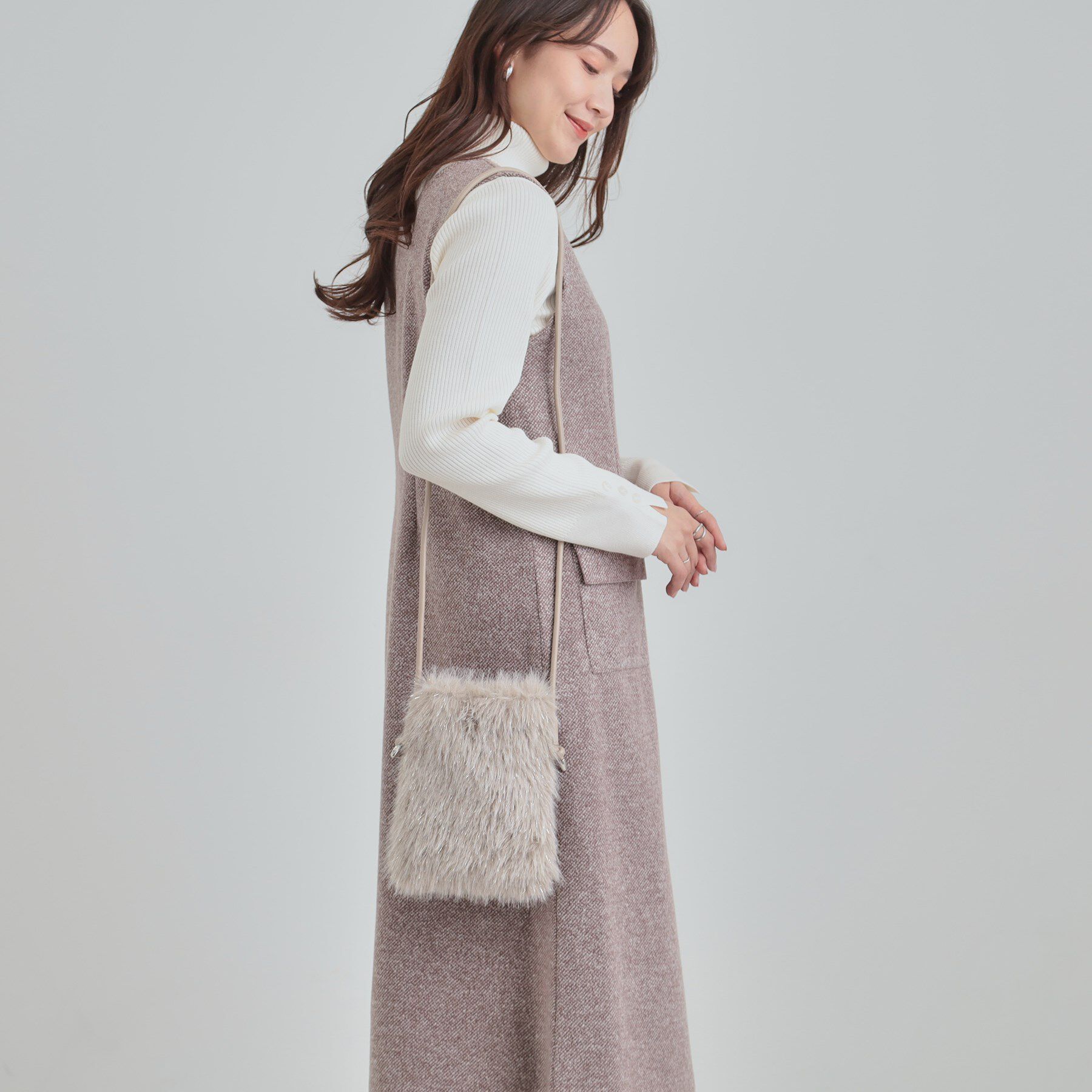 SHOO･LA･RUE「ラメ入りファーが目を惹く ミニショルダーバッグ」|ショルダー・メッセンジャー|