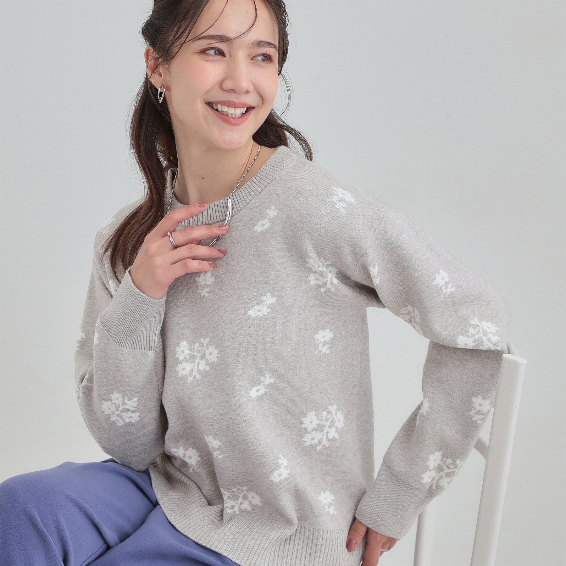 SHOO･LA･RUE「【S-LL】大人上品な レトロフラワーニット」|ニット・セーター|グレー(712)