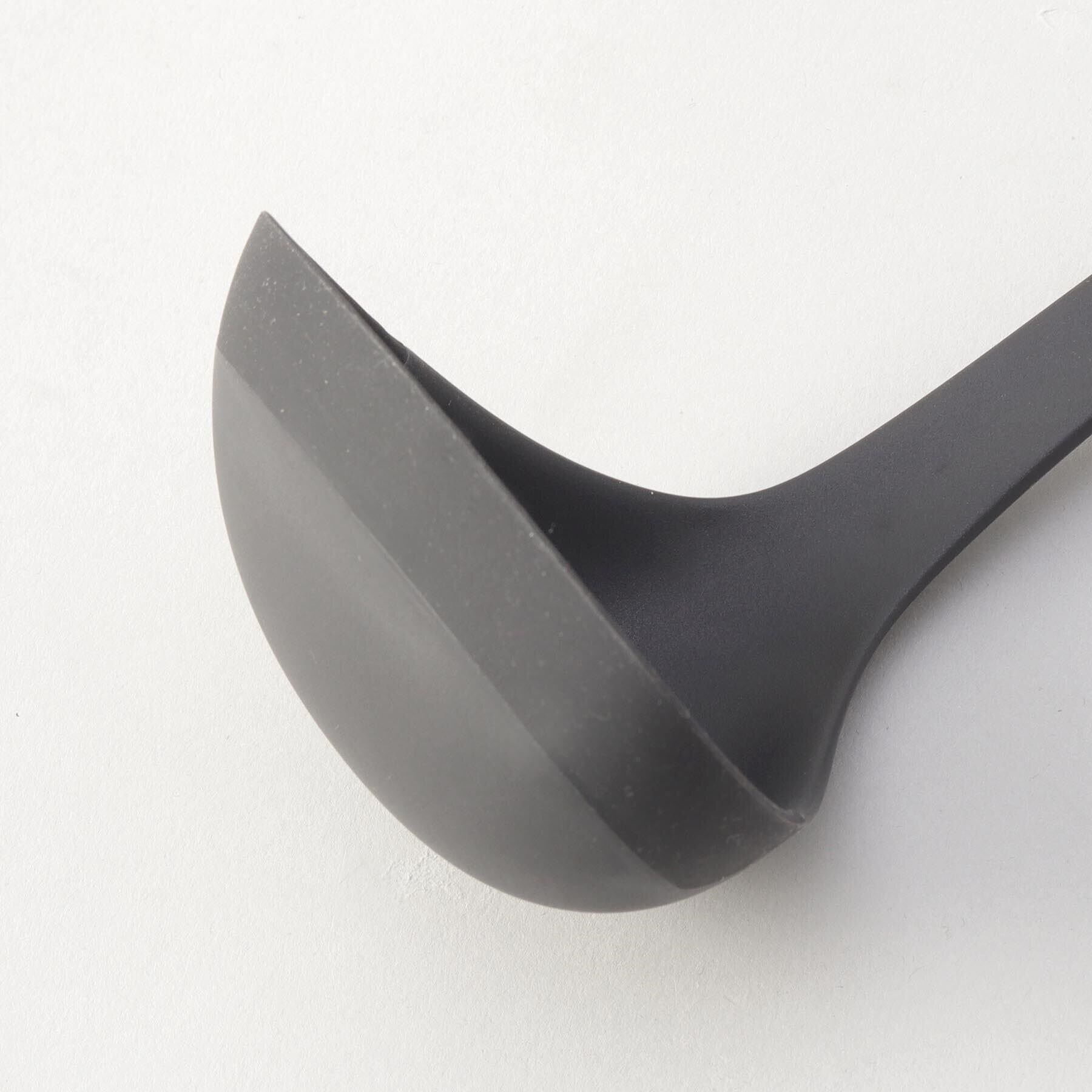 212 KITCHEN STORE「きほんの道具 お玉M DGY ＜marna マーナ＞」|食器・キッチングッズ|