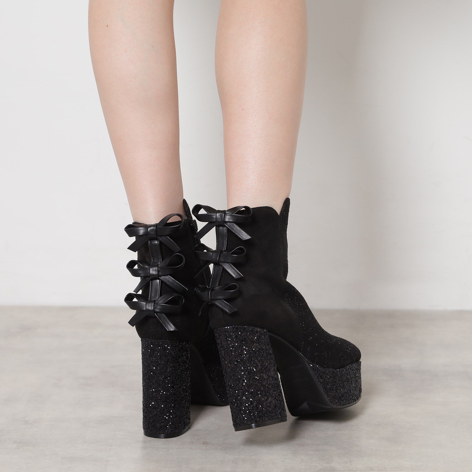 ESPERANZA「【ラク盛り/ショートブーツ】バックリボングリッターヒールショートブーツ」|ショートブーツ|