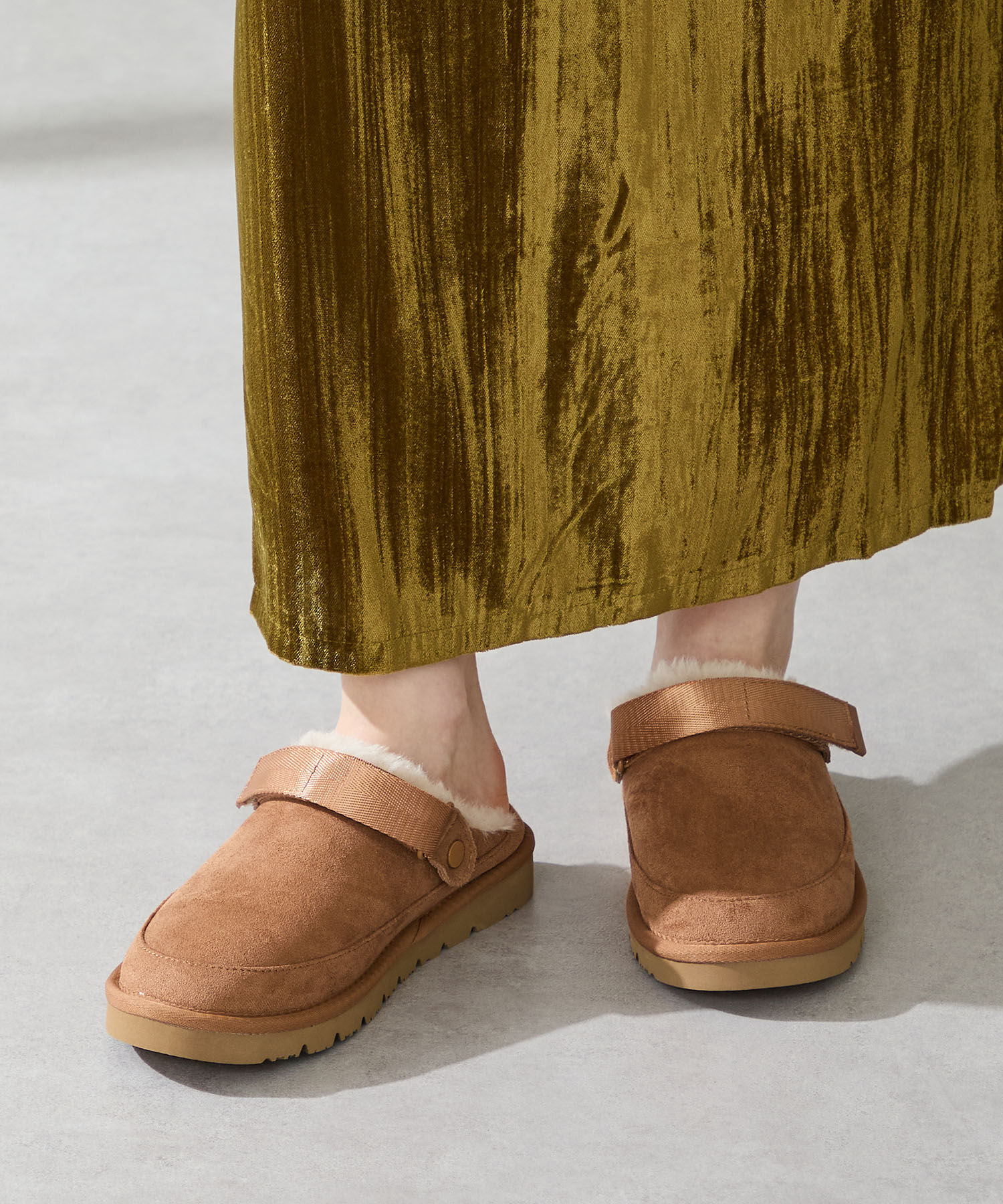 ORiental TRaffic「●2025秋冬新作●【 厚底 ・ 軽量 】 ムートン ベルト サンダル /55302 もこもこ 暖かい 防寒」|モカシン|