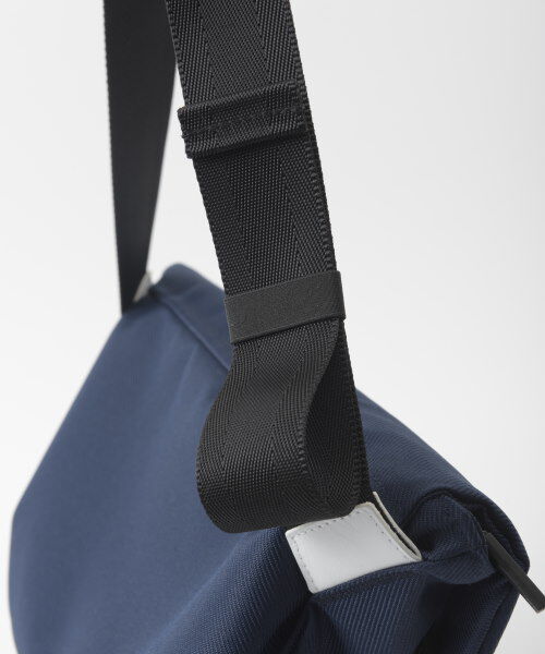  「Hutte ボディバッグ」|ショルダー・メッセンジャー|