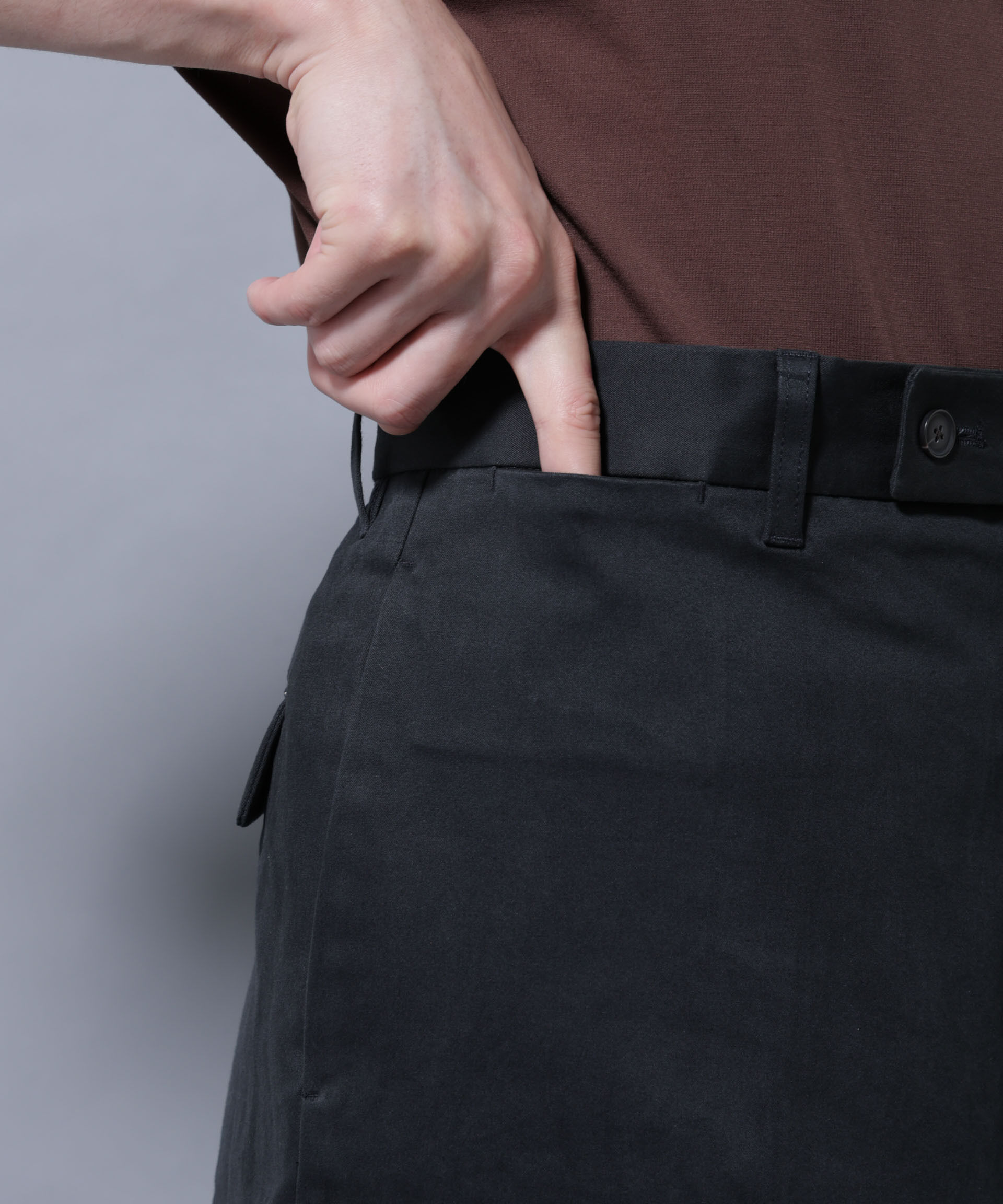 nano･universe「ピーチサテン ストレートフィット トラウザーズ」|チノ|