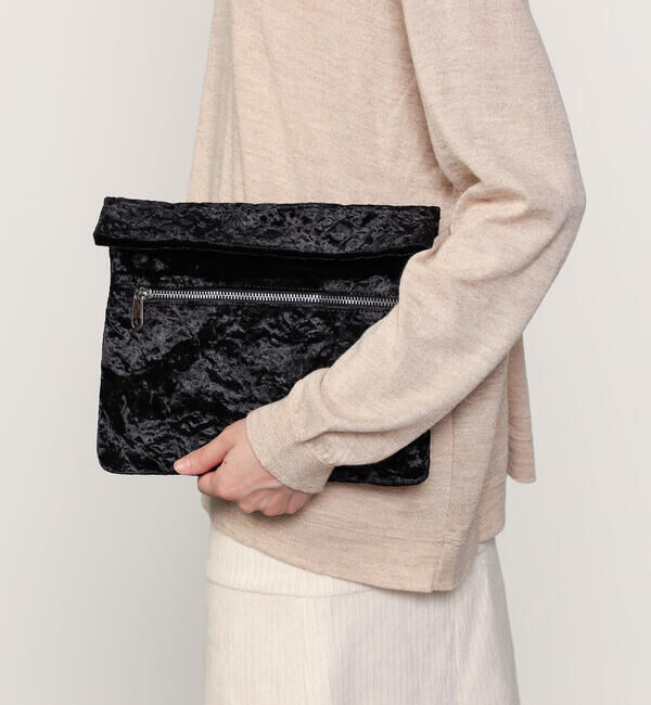  「Zilla | ベルベットフラットショルダーバッグ WOMEN」|ショルダー・メッセンジャー|BLACK