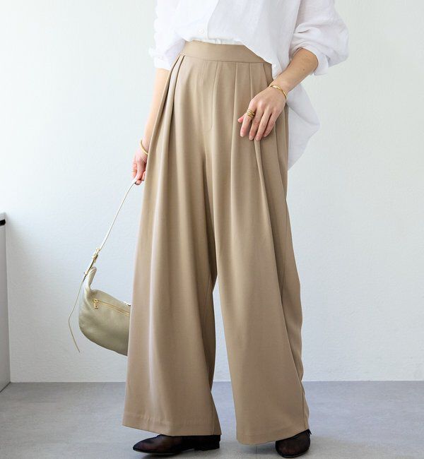  「【ウォッシャブル】【シーズンレスで使える】タックワイドスラックス」|チノ|