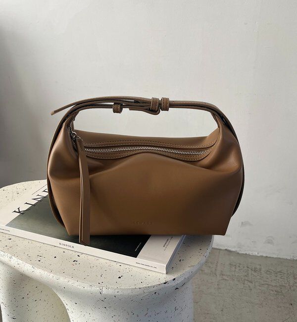  「【新色キャメル/人気のため再入荷/軽量/大容量】ロールハンドルバッグ」|トートバッグ|