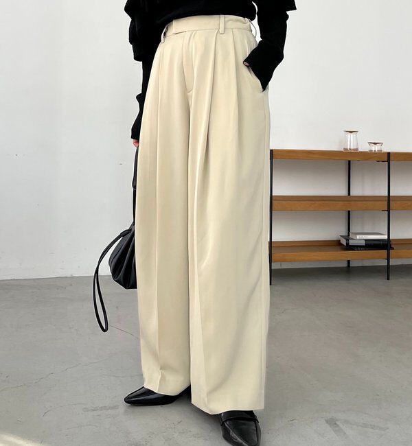 「【選べる4サイズ展開/全骨格細見え】すっきりスラックスワイドパンツ」|チノ|ベージュ