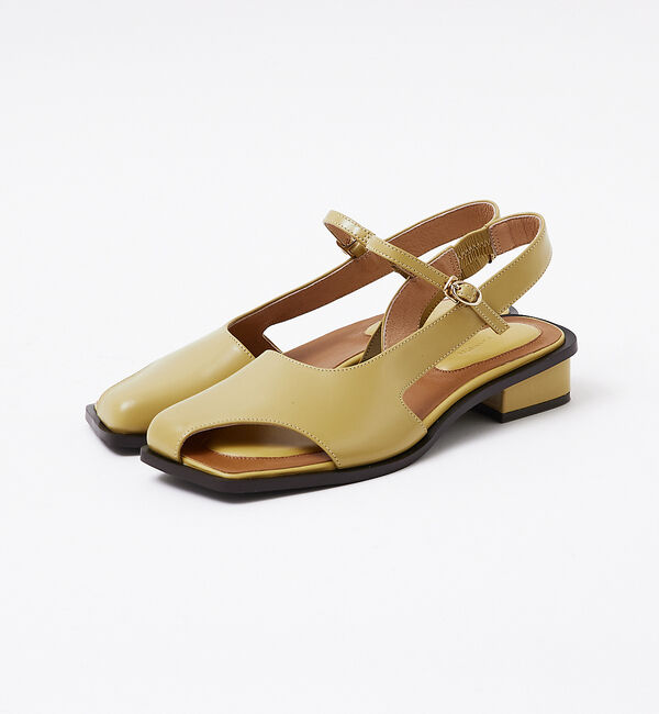 AU BANNISTER「サムハイドストラップサンダル」|サンダル|