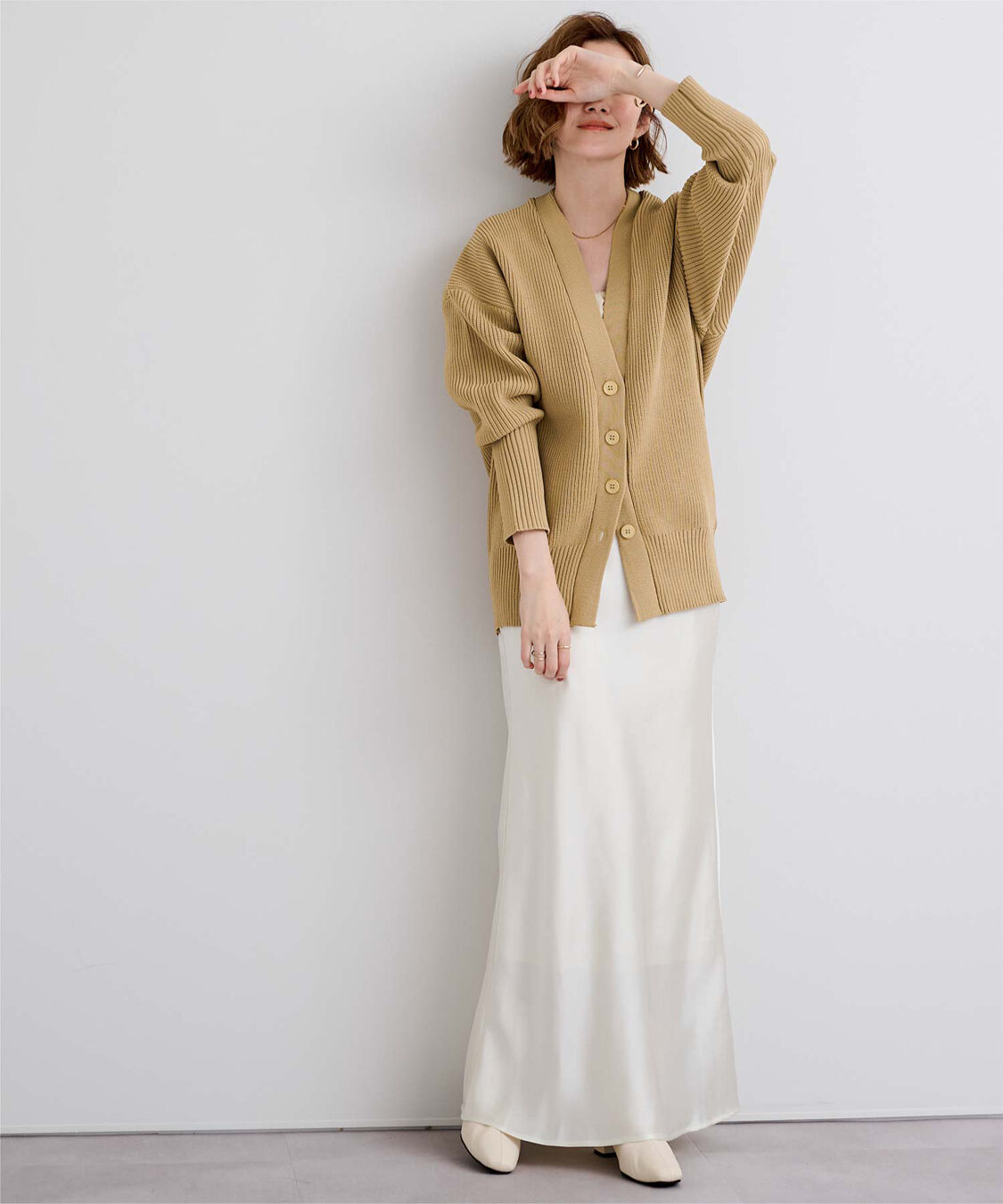 ur's「Vネックボリュームスリーブニットカーディガン」|ニット・セーター|