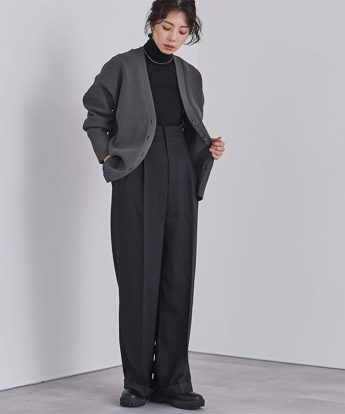 ur's「Vネックボリュームスリーブニットカーディガン」|ニット・セーター|