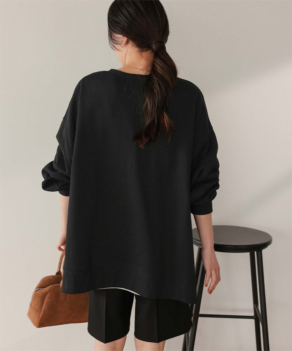 titivate「深Vネックサイドスリットスウェットプルオーバー」|スウェット・ジャージ|