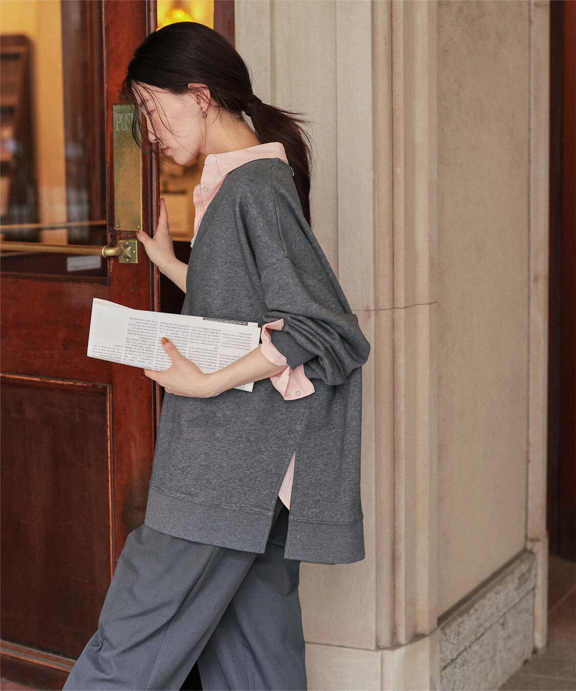 titivate「深Vネックサイドスリットスウェットプルオーバー」|スウェット・ジャージ|