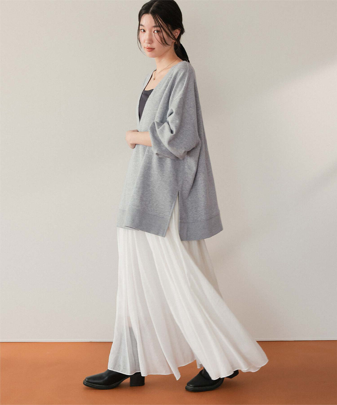 titivate「深Vネックサイドスリットスウェットプルオーバー」|スウェット・ジャージ|