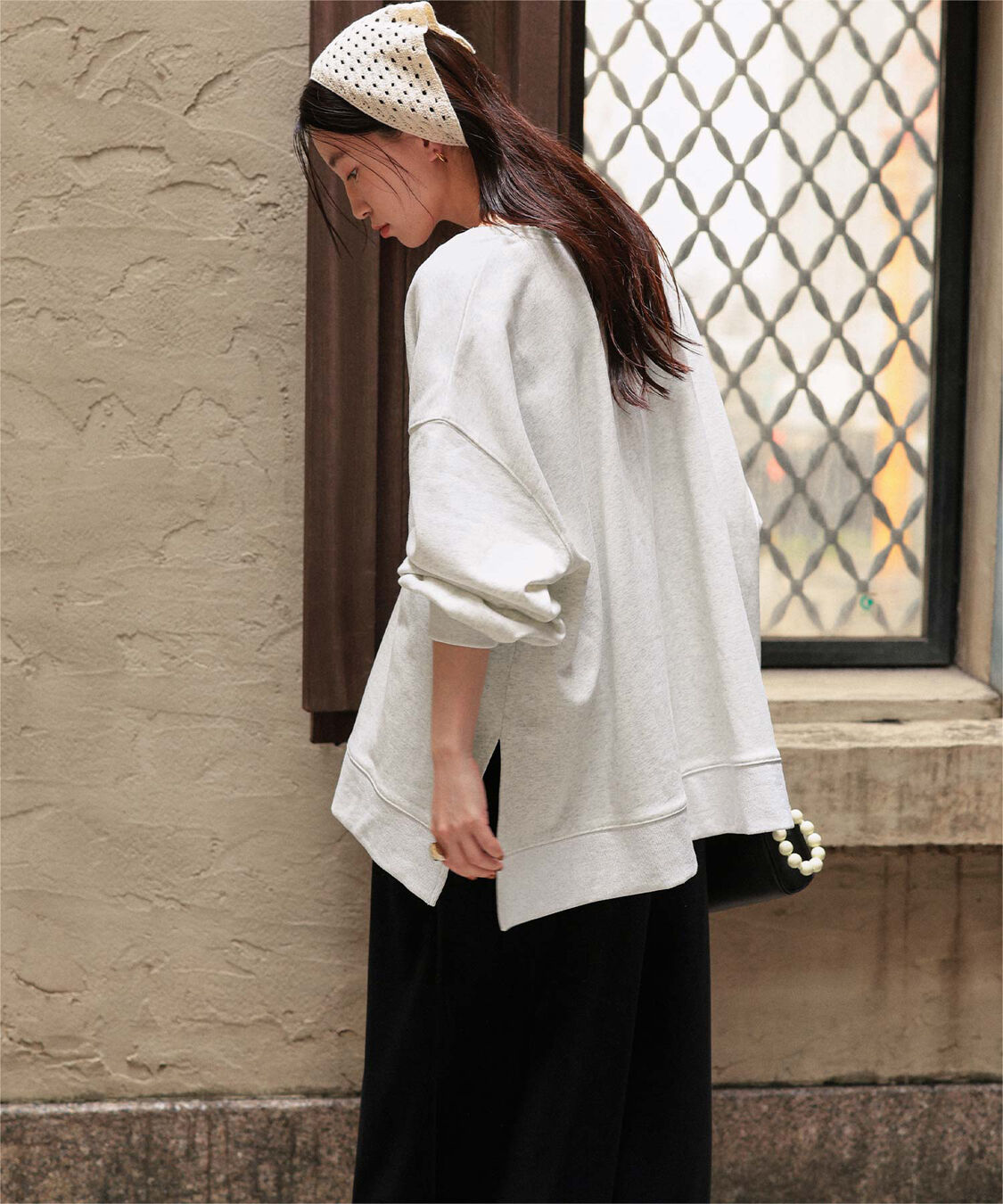 titivate「深Vネックサイドスリットスウェットプルオーバー」|スウェット・ジャージ|