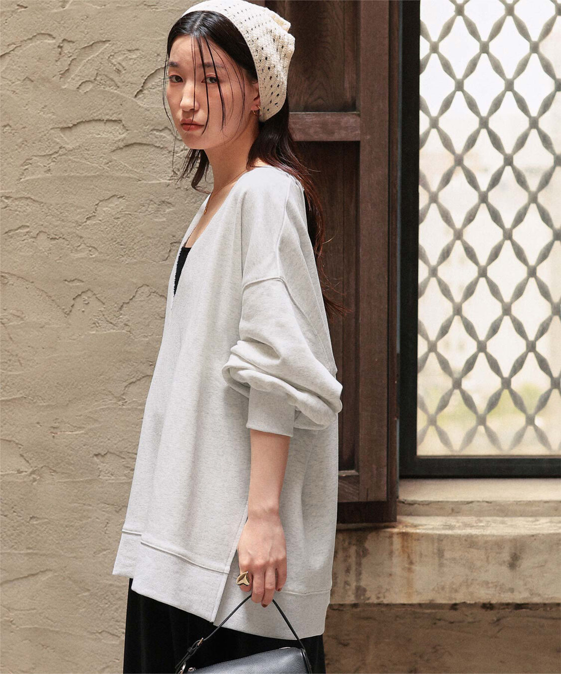 titivate「深Vネックサイドスリットスウェットプルオーバー」|スウェット・ジャージ|