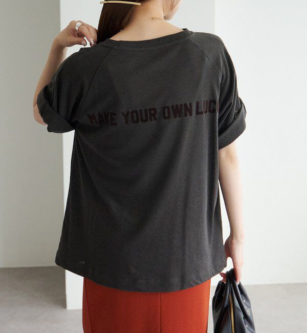  「ロゴ刺繍&times;フロッキープリント麻混Tシャツ」|Tシャツ・カットソー|