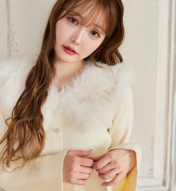  「衿ファーキラキラ釦ニット」|ニット・セーター|