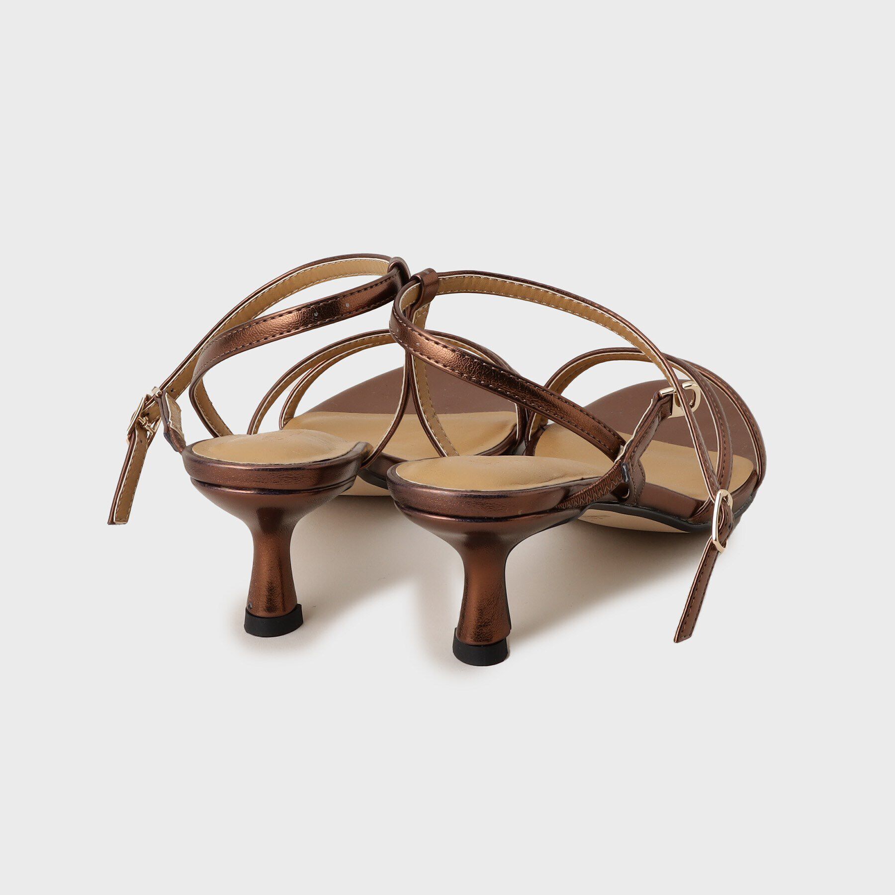 UNTITLED「シャイニーナローサンダル」|サンダル|