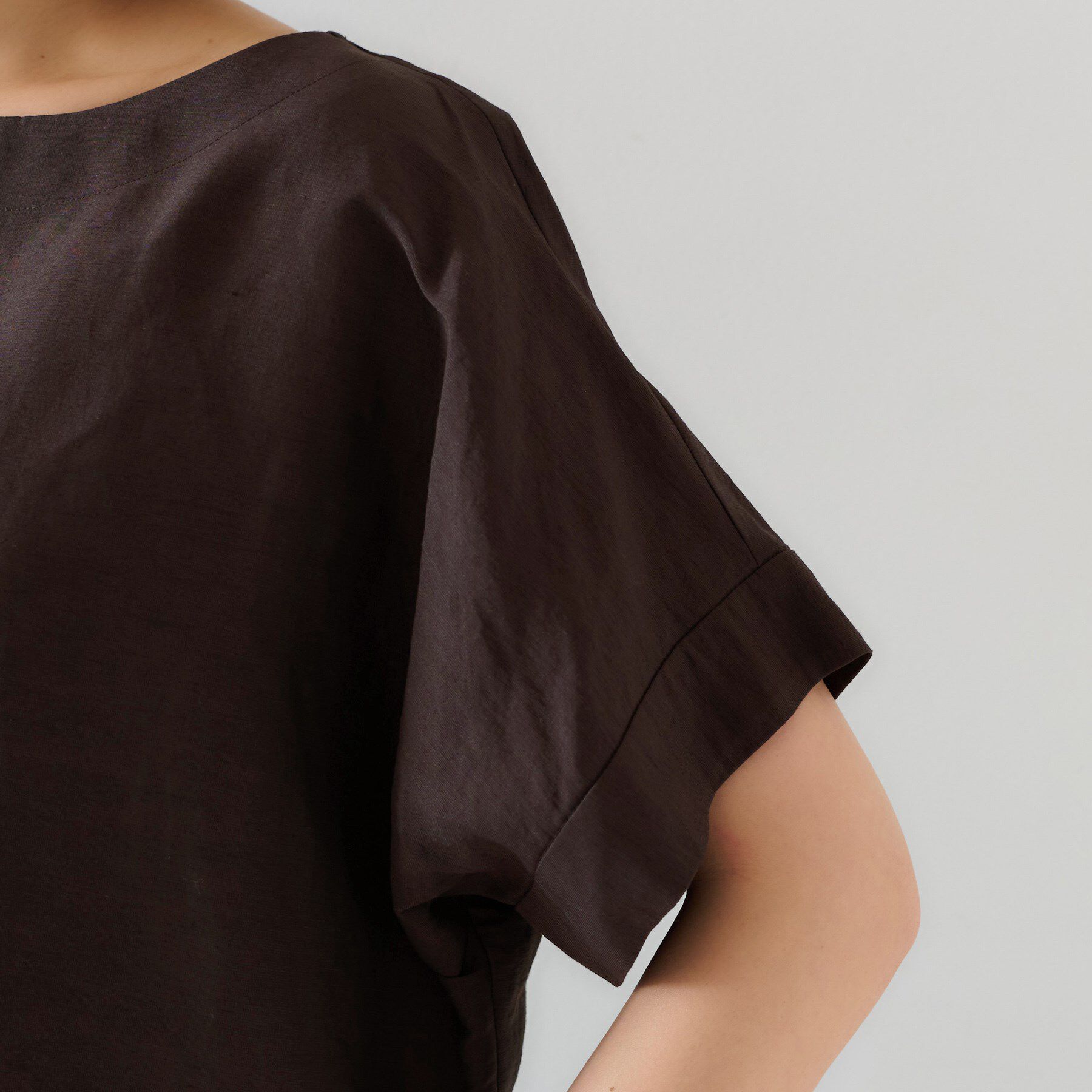 UNTITLED「【セットアップ可能/手洗い可】リネン混 ボートネックTブラウス」|シャツ・ブラウス|