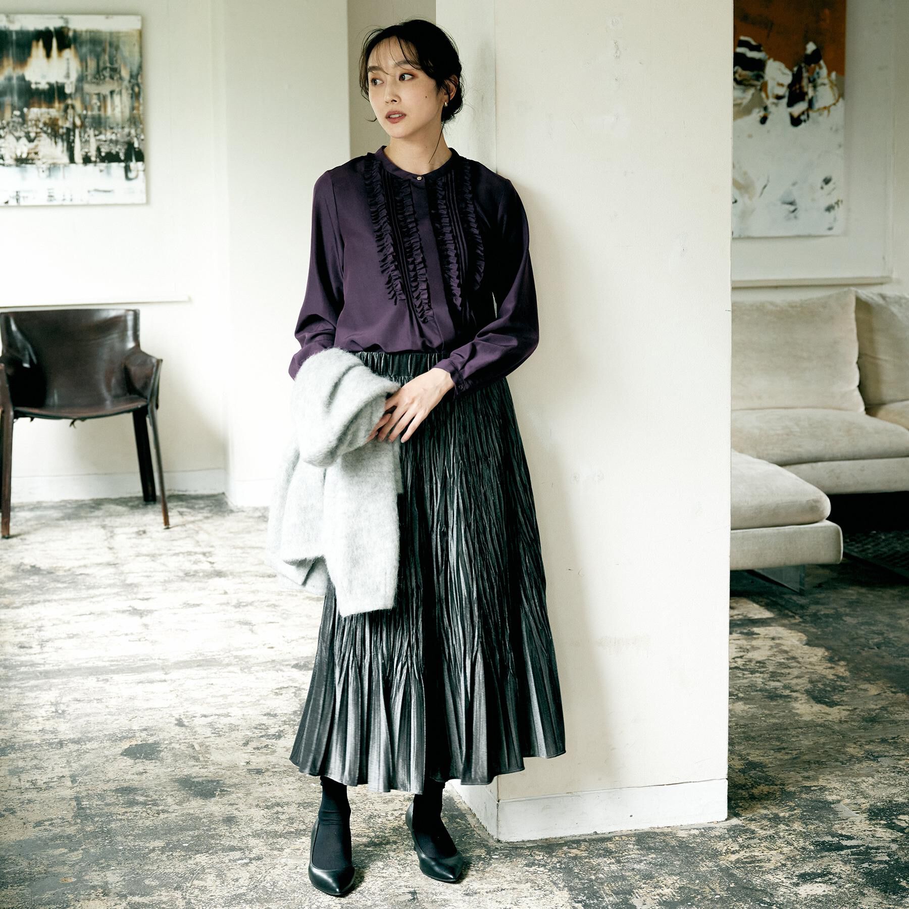 UNTITLED「【1枚で着映え/オンオフ着回し】フリルサテンブラウス」|シャツ・ブラウス|