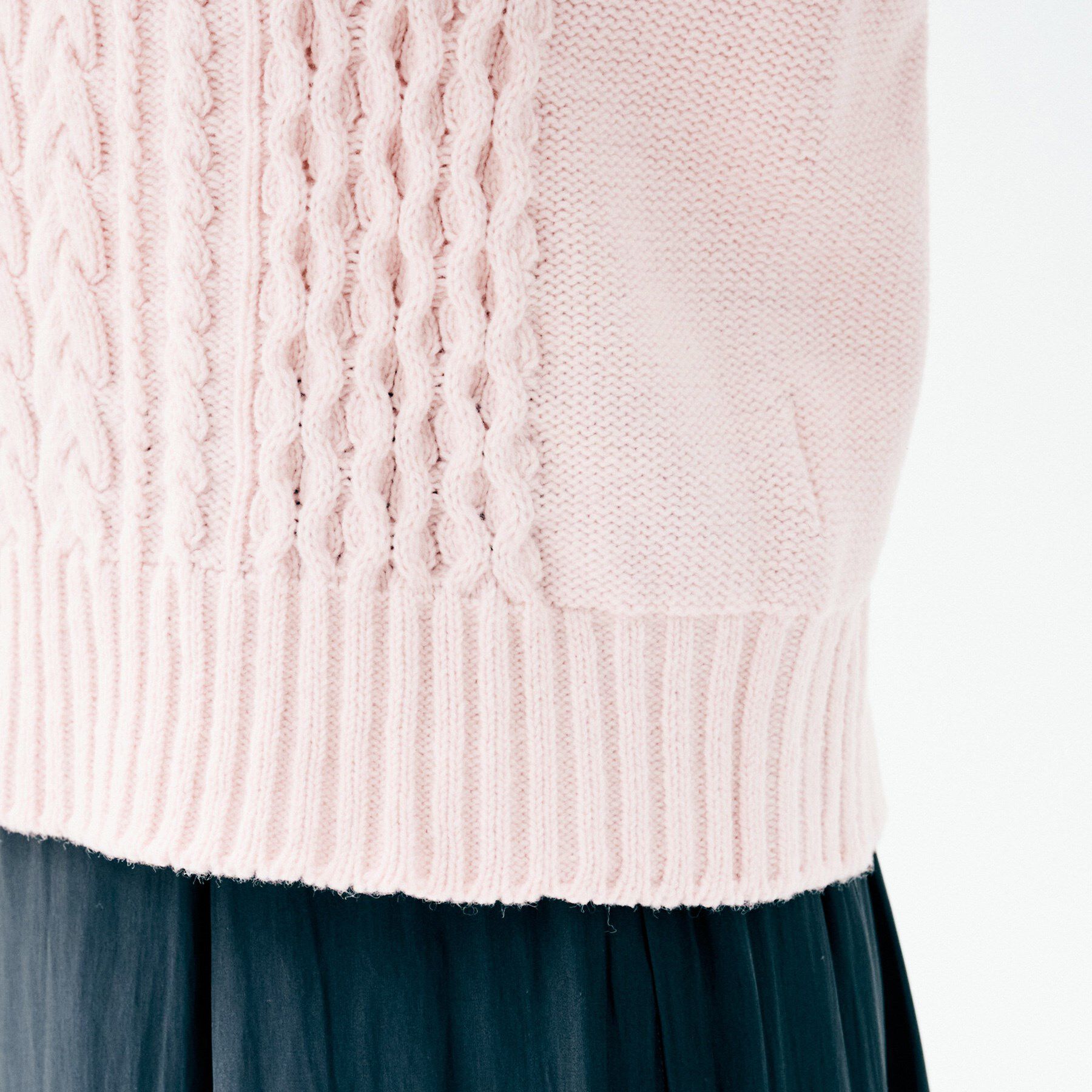 UNTITLED「【洗える】スポンディッシュ ケーブル柄ニット」|ニット・セーター|