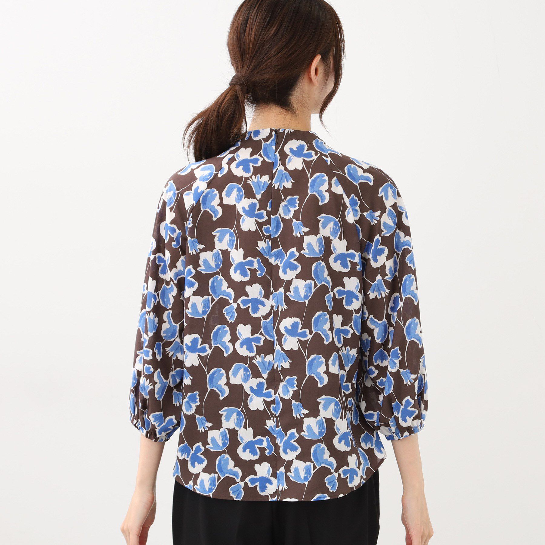 Reflect「【ジャケットのインナーにおすすめ◎】花柄タックデザインブブラウス」|シャツ・ブラウス|