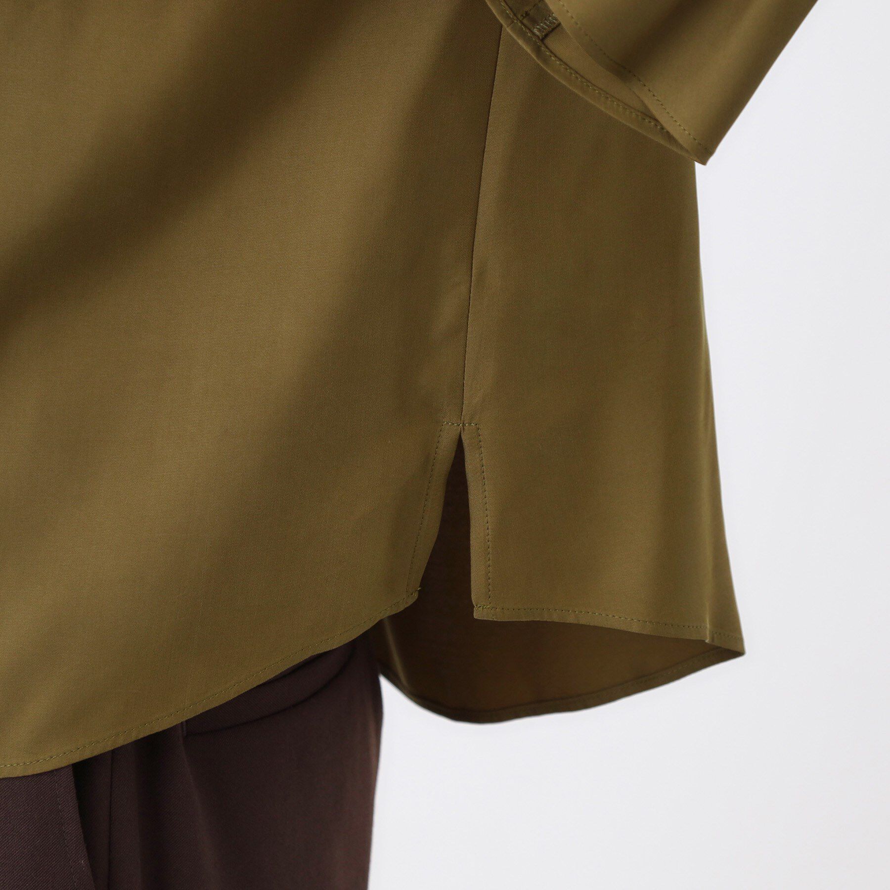 Reflect「【キレイめスタイル／通勤におすすめ◎】ボウタイシャンブレーカラーブラウス」|シャツ・ブラウス|