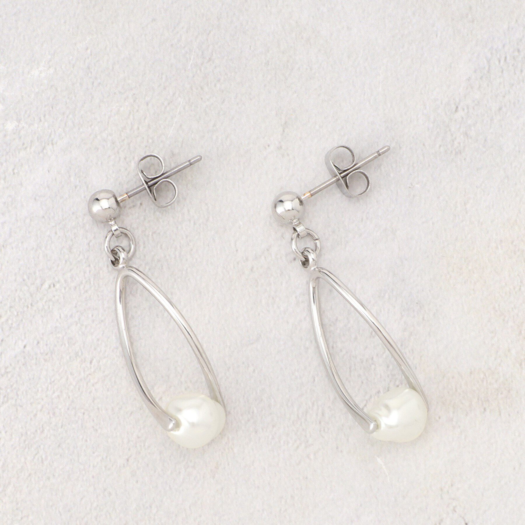 grove「メタルオーバルパール調ピアス」|ピアス|