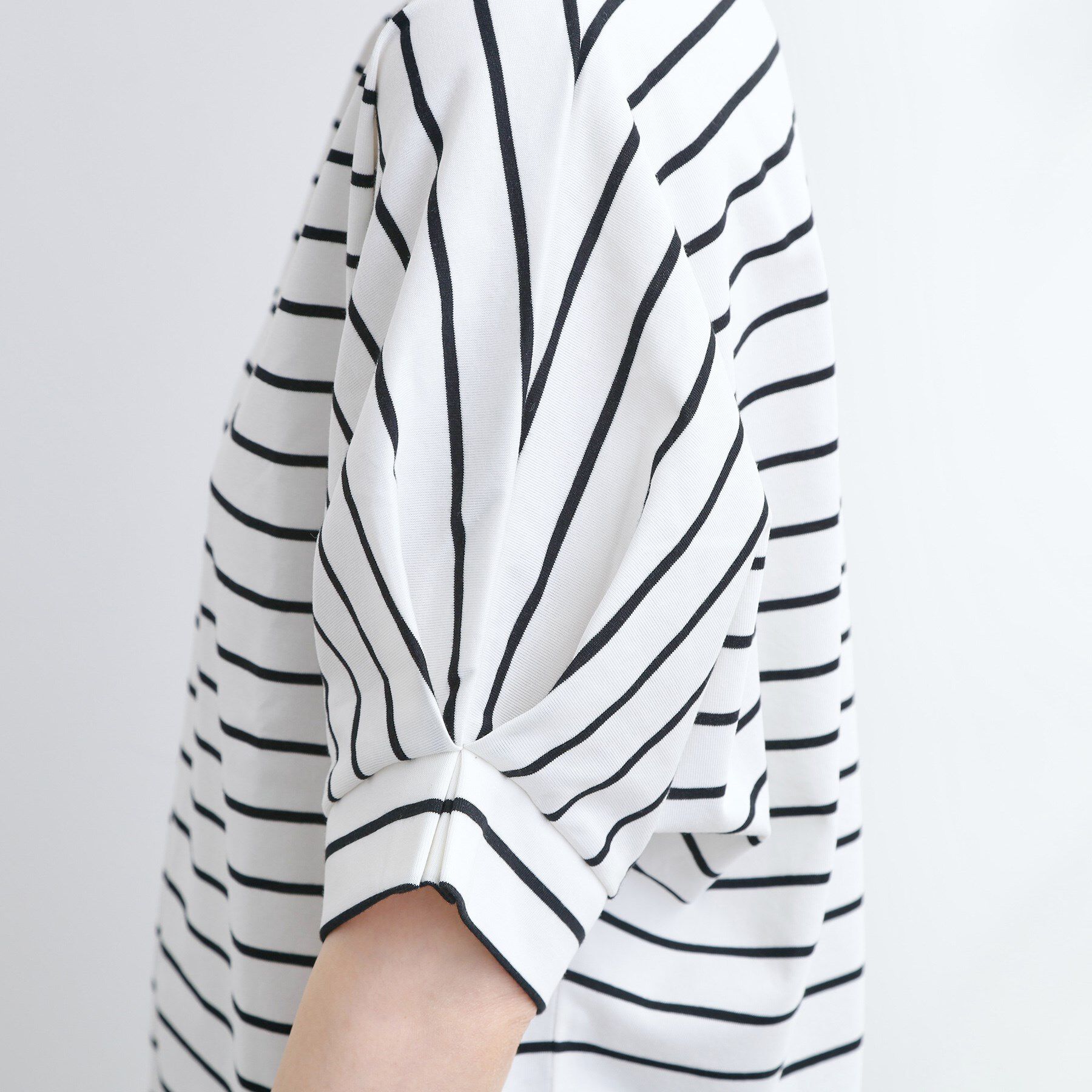 grove「【UVカット/ひんやり/二の腕カバー】タックドルマンプルオーバー」|Tシャツ・カットソー|